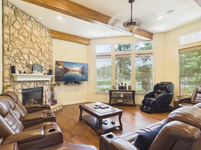 Single Family Residence For Sale in Henderson County , 299 Saint Andrews Drive, Mabank, Texas 75156, 4 Bedroom, 6 Bathroom, 4 Garage spaces, 5,991 Sqft, built in 2007, mls#21311722, Real Estate Agent in Mabank, Homes For Sale in Henderson county, Homes For Sale in Mabank, Realtor in Mabank Texas, Real Estate Brokerage Independent Realty Texas, Luminita Cordes Realtor