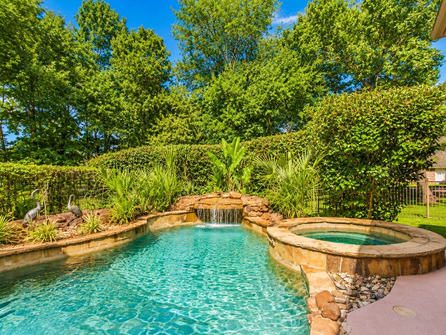 Single Family Residence For Sale in Henderson County , 299 Saint Andrews Drive, Mabank, Texas 75156, 4 Bedroom, 6 Bathroom, 4 Garage spaces, 5,991 Sqft, built in 2007, mls#21311722, Real Estate Agent in Mabank, Homes For Sale in Henderson county, Homes For Sale in Mabank, Realtor in Mabank Texas, Real Estate Brokerage Independent Realty Texas, Luminita Cordes Realtor