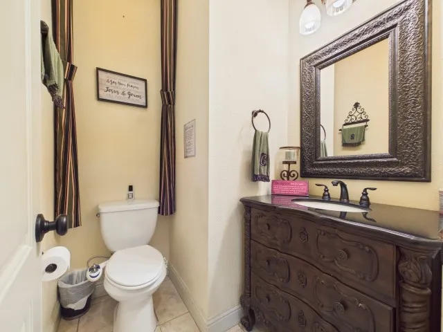 Single Family Residence For Sale in Henderson County , 299 Saint Andrews Drive, Mabank, Texas 75156, 4 Bedroom, 6 Bathroom, 4 Garage spaces, 5,991 Sqft, built in 2007, mls#21311722, Real Estate Agent in Mabank, Homes For Sale in Henderson county, Homes For Sale in Mabank, Realtor in Mabank Texas, Real Estate Brokerage Independent Realty Texas, Luminita Cordes Realtor