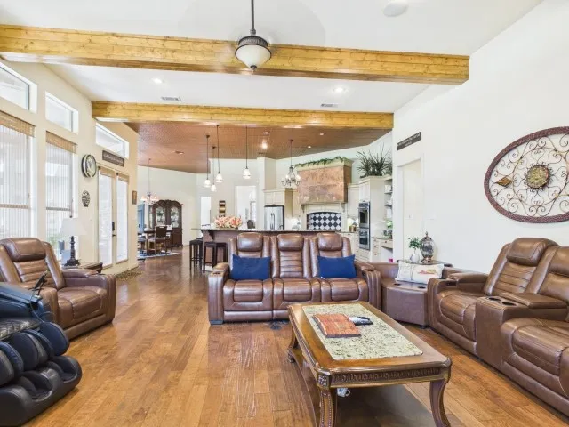 Single Family Residence For Sale in Henderson County , 299 Saint Andrews Drive, Mabank, Texas 75156, 4 Bedroom, 6 Bathroom, 4 Garage spaces, 5,991 Sqft, built in 2007, mls#21311722, Real Estate Agent in Mabank, Homes For Sale in Henderson county, Homes For Sale in Mabank, Realtor in Mabank Texas, Real Estate Brokerage Independent Realty Texas, Luminita Cordes Realtor