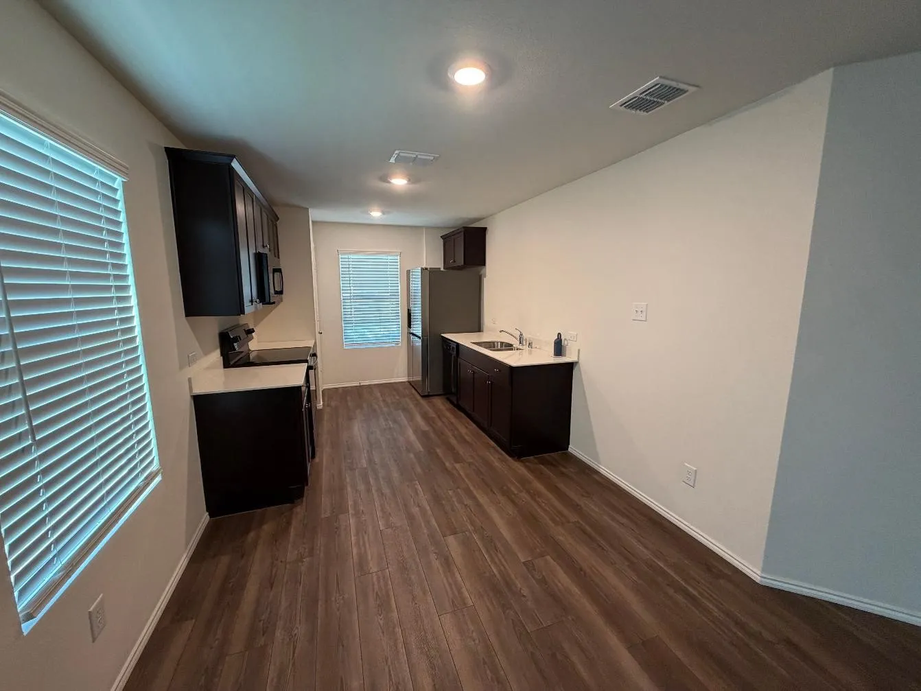 Single Family Residence For Rent in Collin County , 702 Slocum Way, Princeton, Texas 75407, 2 Bedroom, 1 Bathroom, 2 Garage spaces, 1,012 Sqft, built in 2020, mls#21311943, Real Estate Agent in Princeton, Homes For Rent in Collin county, Homes For Rent in Princeton, Realtor in Princeton Texas, Real Estate Brokerage Independent Realty Texas, Luminita Cordes Realtor