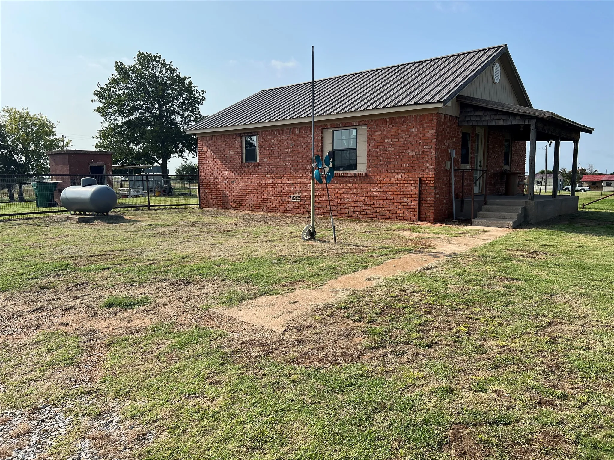 Single Family Residence For Sale in Montague County , 12165 Fm 103, Nocona, Texas 76255, 2 Bedroom, 2 Bathroom, Garage spaces, 825 Sqft, built in 0, mls#21311946, Real Estate Agent in Nocona, Homes For Sale in Montague county, Homes For Sale in Nocona, Realtor in Nocona Texas, Real Estate Brokerage Independent Realty Texas, Luminita Cordes Realtor
