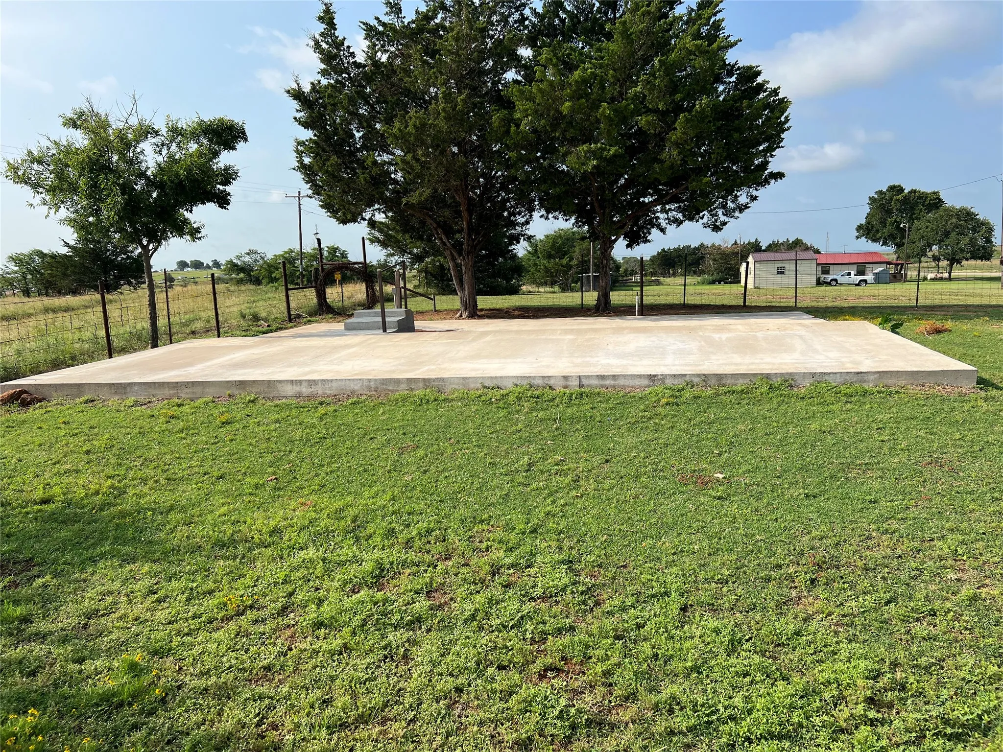 Single Family Residence For Sale in Montague County , 12165 Fm 103, Nocona, Texas 76255, 2 Bedroom, 2 Bathroom, Garage spaces, 825 Sqft, built in 0, mls#21311946, Real Estate Agent in Nocona, Homes For Sale in Montague county, Homes For Sale in Nocona, Realtor in Nocona Texas, Real Estate Brokerage Independent Realty Texas, Luminita Cordes Realtor