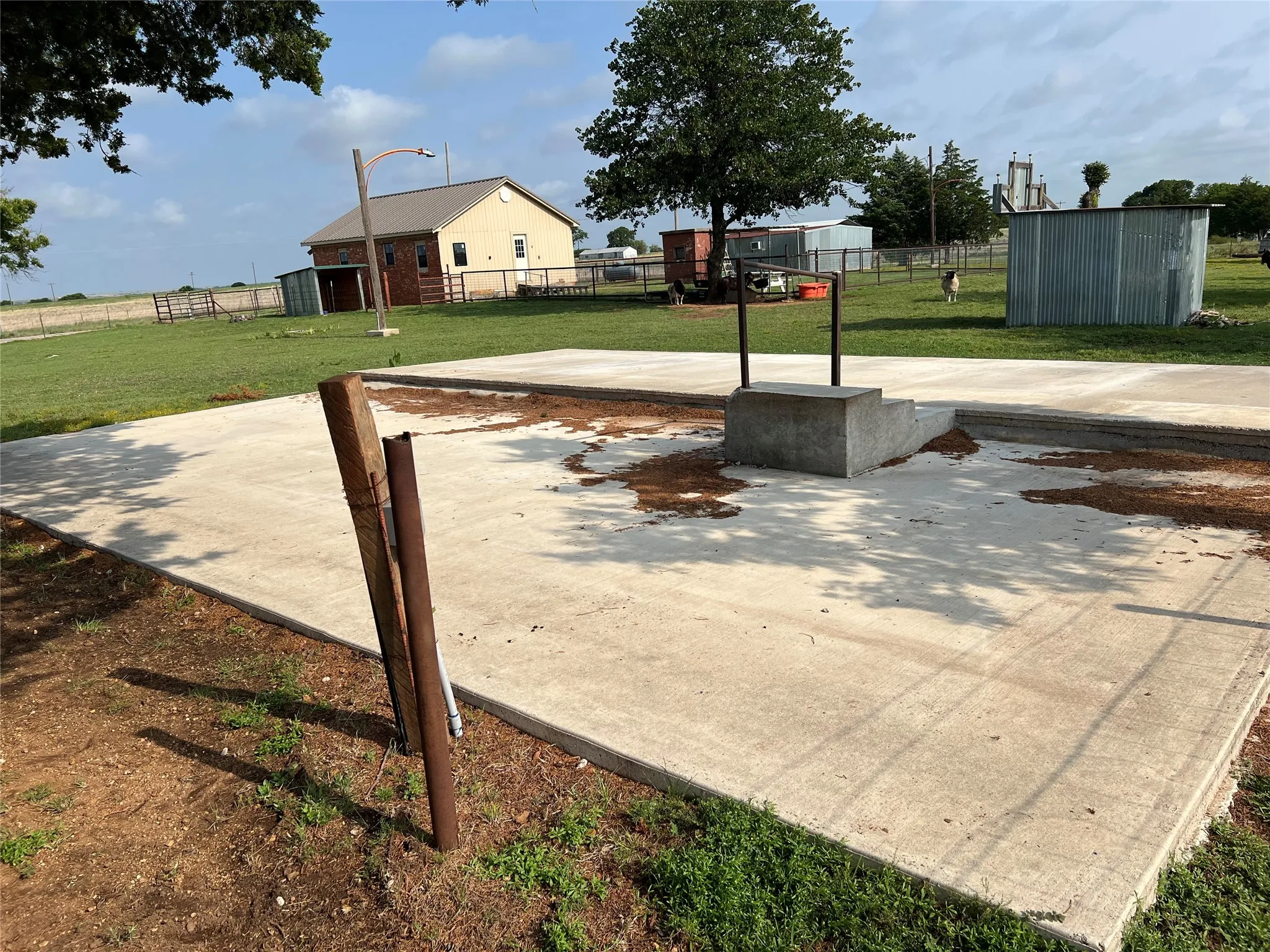 Single Family Residence For Sale in Montague County , 12165 Fm 103, Nocona, Texas 76255, 2 Bedroom, 2 Bathroom, Garage spaces, 825 Sqft, built in 0, mls#21311946, Real Estate Agent in Nocona, Homes For Sale in Montague county, Homes For Sale in Nocona, Realtor in Nocona Texas, Real Estate Brokerage Independent Realty Texas, Luminita Cordes Realtor