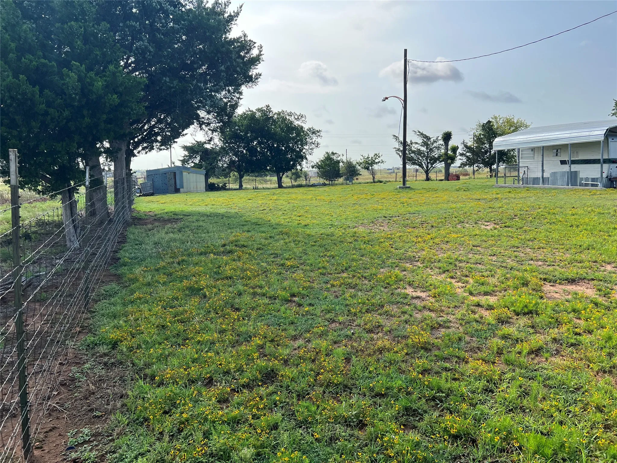 Single Family Residence For Sale in Montague County , 12165 Fm 103, Nocona, Texas 76255, 2 Bedroom, 2 Bathroom, Garage spaces, 825 Sqft, built in 0, mls#21311946, Real Estate Agent in Nocona, Homes For Sale in Montague county, Homes For Sale in Nocona, Realtor in Nocona Texas, Real Estate Brokerage Independent Realty Texas, Luminita Cordes Realtor