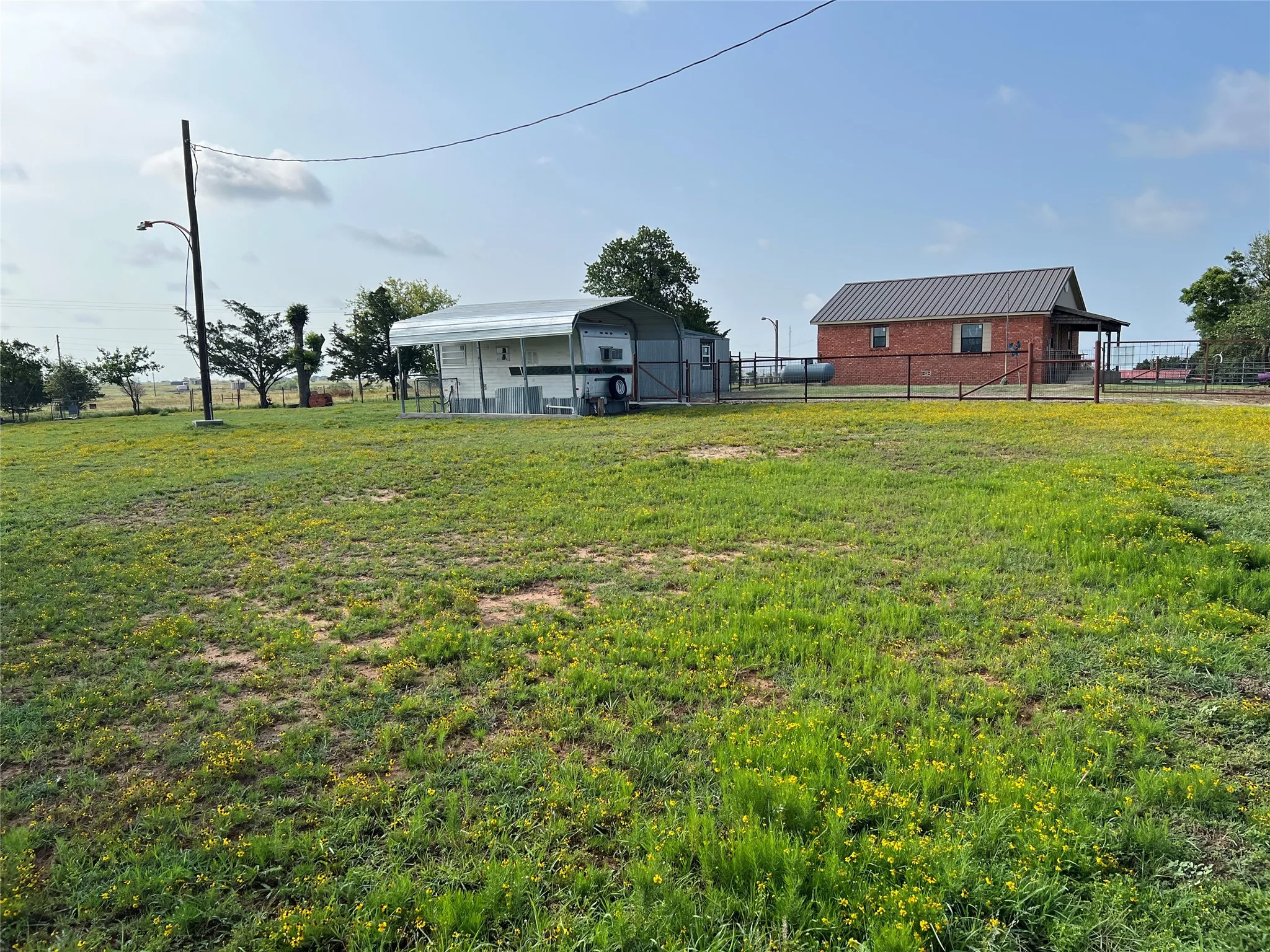 Single Family Residence For Sale in Montague County , 12165 Fm 103, Nocona, Texas 76255, 2 Bedroom, 2 Bathroom, Garage spaces, 825 Sqft, built in 0, mls#21311946, Real Estate Agent in Nocona, Homes For Sale in Montague county, Homes For Sale in Nocona, Realtor in Nocona Texas, Real Estate Brokerage Independent Realty Texas, Luminita Cordes Realtor