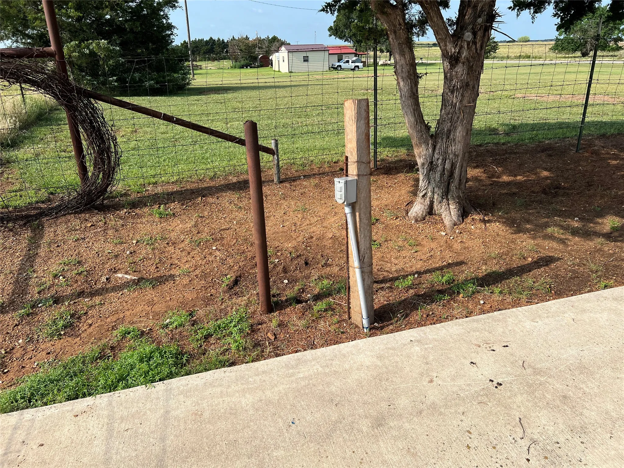 Single Family Residence For Sale in Montague County , 12165 Fm 103, Nocona, Texas 76255, 2 Bedroom, 2 Bathroom, Garage spaces, 825 Sqft, built in 0, mls#21311946, Real Estate Agent in Nocona, Homes For Sale in Montague county, Homes For Sale in Nocona, Realtor in Nocona Texas, Real Estate Brokerage Independent Realty Texas, Luminita Cordes Realtor