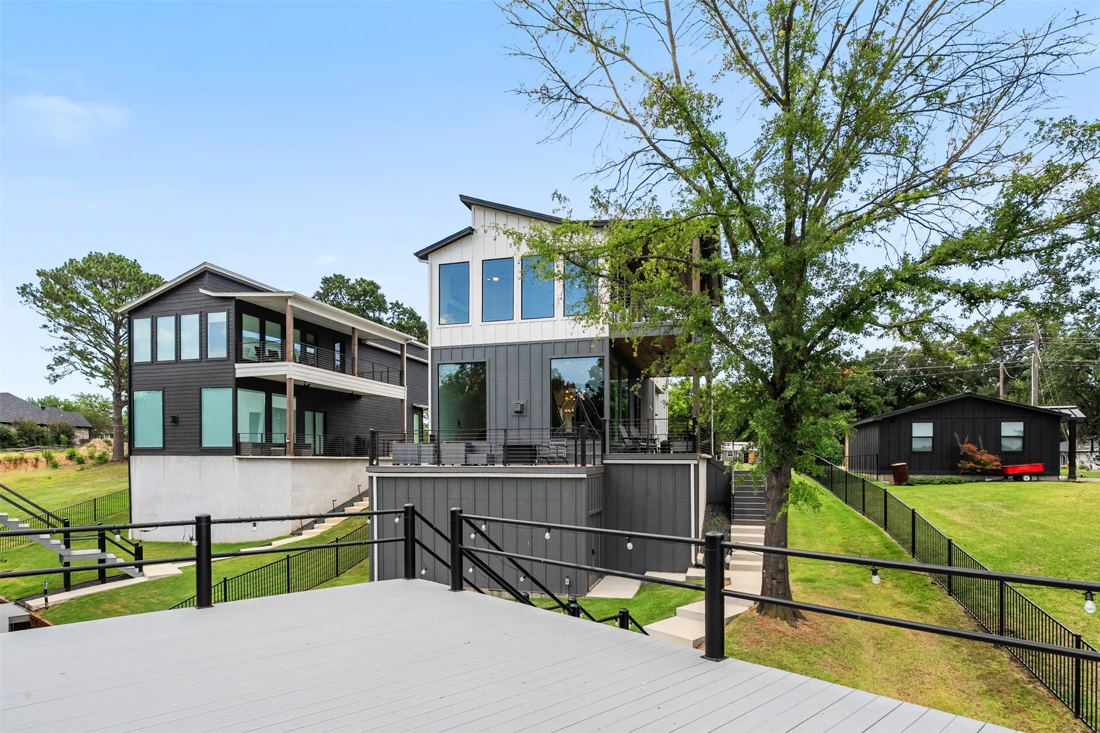 Single Family Residence For Sale in Henderson County , 255 Autumn wood Trail, Gun Barrel City, Texas 75156, 3 Bedroom, 3 Bathroom, 1 Garage spaces, 2,962 Sqft, built in 2022, mls#21311947, Real Estate Agent in Gun Barrel City, Homes For Sale in Henderson county, Homes For Sale in Gun Barrel City, Realtor in Gun Barrel City Texas, Real Estate Brokerage Independent Realty Texas, Luminita Cordes Realtor