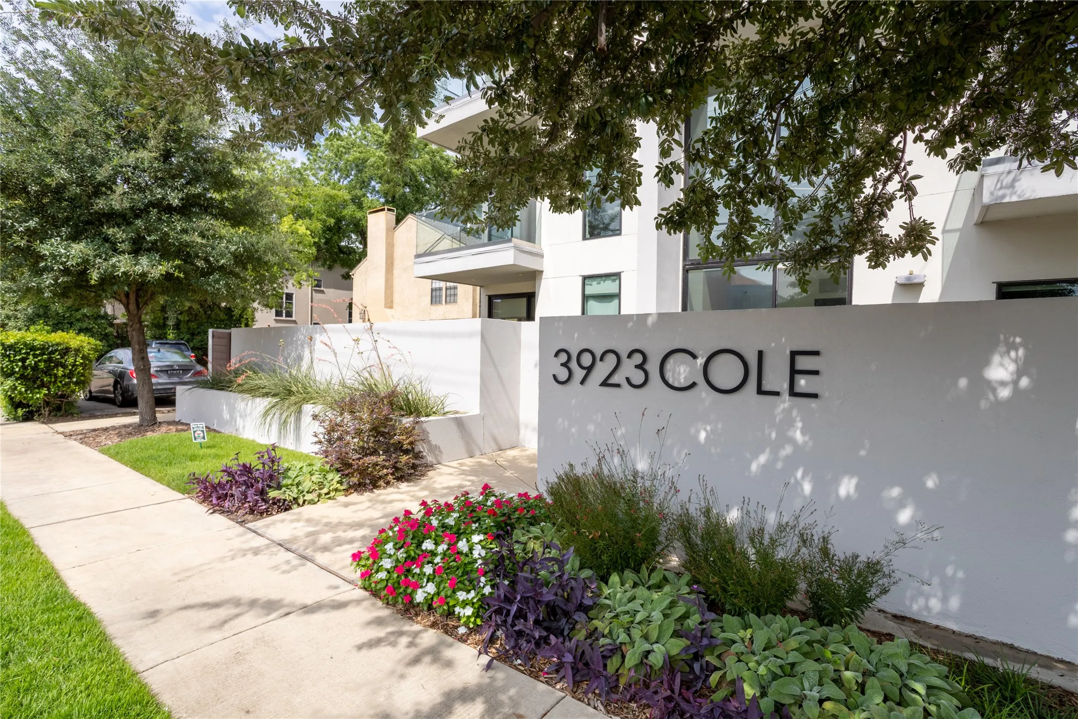 Condominium For Sale in Dallas County , 3923 Cole Avenue 101, Dallas, Texas 75204, 3 Bedroom, 4 Bathroom, Garage spaces, 2,278 Sqft, built in 2016, mls#21310125, Real Estate Agent in Dallas, Homes For Sale in Dallas county, Homes For Sale in Dallas, Realtor in Dallas Texas, Real Estate Brokerage Independent Realty Texas, Luminita Cordes Realtor