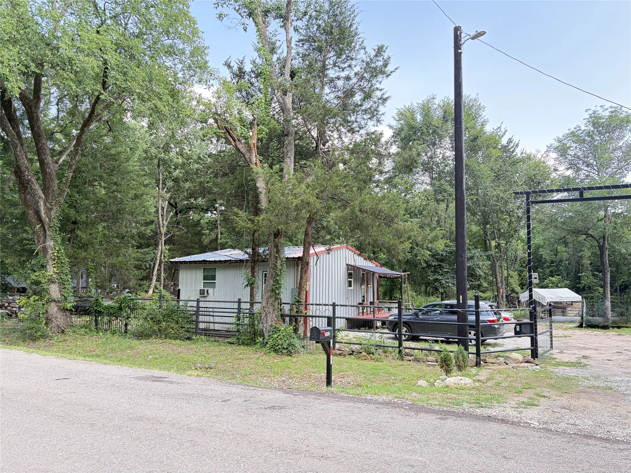Single Family Residence For Sale in Hunt County , 1425 Northshore Road, Quinlan, Texas 75474, 2 Bedroom, 1 Bathroom, Garage spaces, 660 Sqft, built in 2024, mls#21311805, Real Estate Agent in Quinlan, Homes For Sale in Hunt county, Homes For Sale in Quinlan, Realtor in Quinlan Texas, Real Estate Brokerage Independent Realty Texas, Luminita Cordes Realtor