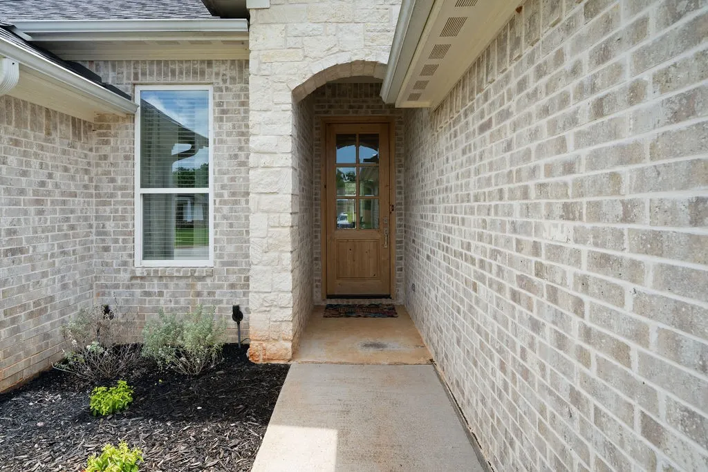Single Family Residence For Sale in Smith County , 1121 Nate Circle, Bullard, Texas 75757, 4 Bedroom, 2 Bathroom, 2 Garage spaces, 1,971 Sqft, built in 2021, mls#21309891, Real Estate Agent in Bullard, Homes For Sale in Smith county, Homes For Sale in Bullard, Realtor in Bullard Texas, Real Estate Brokerage Independent Realty Texas, Luminita Cordes Realtor