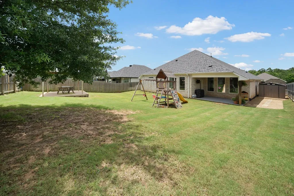 Single Family Residence For Sale in Smith County , 1121 Nate Circle, Bullard, Texas 75757, 4 Bedroom, 2 Bathroom, 2 Garage spaces, 1,971 Sqft, built in 2021, mls#21309891, Real Estate Agent in Bullard, Homes For Sale in Smith county, Homes For Sale in Bullard, Realtor in Bullard Texas, Real Estate Brokerage Independent Realty Texas, Luminita Cordes Realtor