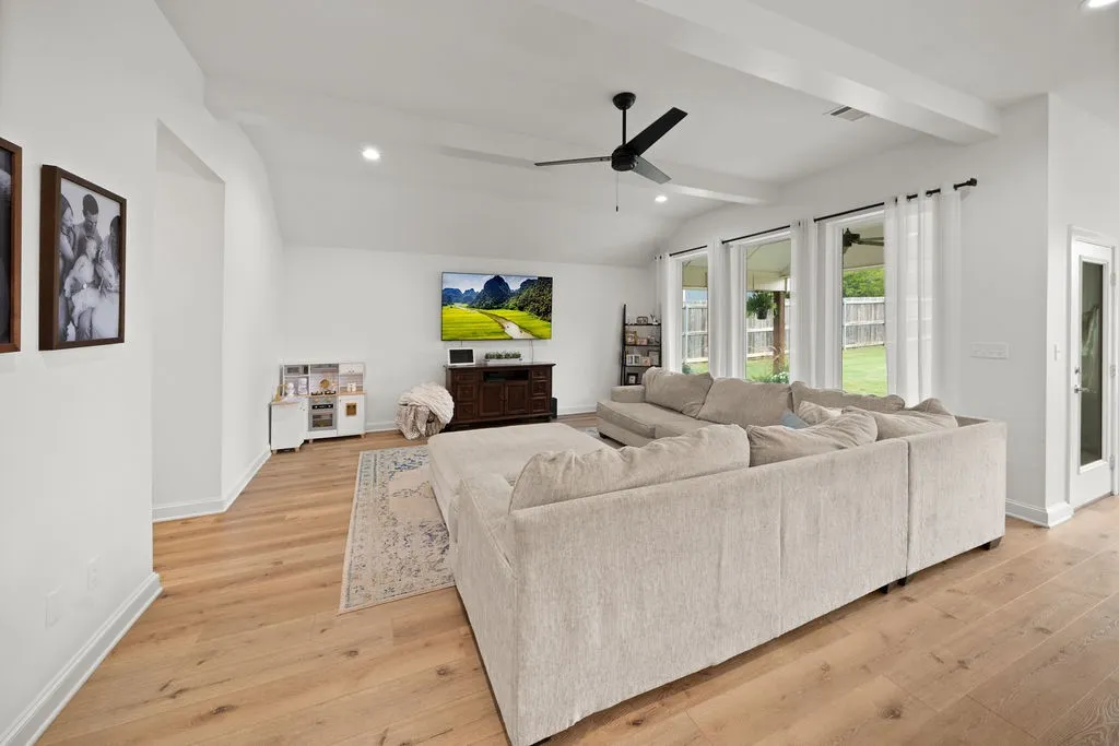 Single Family Residence For Sale in Smith County , 1121 Nate Circle, Bullard, Texas 75757, 4 Bedroom, 2 Bathroom, 2 Garage spaces, 1,971 Sqft, built in 2021, mls#21309891, Real Estate Agent in Bullard, Homes For Sale in Smith county, Homes For Sale in Bullard, Realtor in Bullard Texas, Real Estate Brokerage Independent Realty Texas, Luminita Cordes Realtor