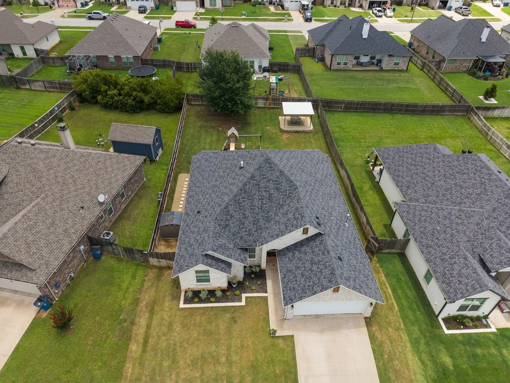 Single Family Residence For Sale in Smith County , 1121 Nate Circle, Bullard, Texas 75757, 4 Bedroom, 2 Bathroom, 2 Garage spaces, 1,971 Sqft, built in 2021, mls#21309891, Real Estate Agent in Bullard, Homes For Sale in Smith county, Homes For Sale in Bullard, Realtor in Bullard Texas, Real Estate Brokerage Independent Realty Texas, Luminita Cordes Realtor