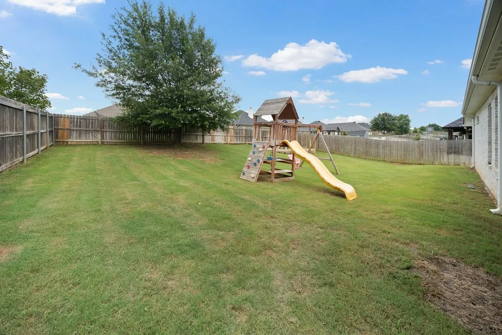 Single Family Residence For Sale in Smith County , 1121 Nate Circle, Bullard, Texas 75757, 4 Bedroom, 2 Bathroom, 2 Garage spaces, 1,971 Sqft, built in 2021, mls#21309891, Real Estate Agent in Bullard, Homes For Sale in Smith county, Homes For Sale in Bullard, Realtor in Bullard Texas, Real Estate Brokerage Independent Realty Texas, Luminita Cordes Realtor