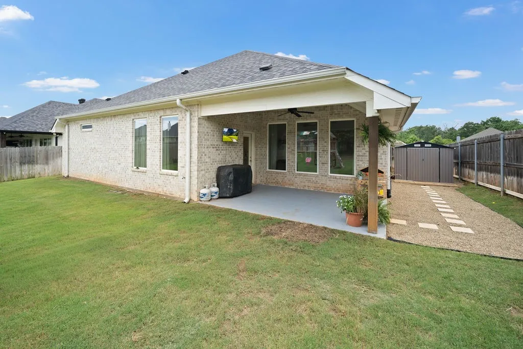 Single Family Residence For Sale in Smith County , 1121 Nate Circle, Bullard, Texas 75757, 4 Bedroom, 2 Bathroom, 2 Garage spaces, 1,971 Sqft, built in 2021, mls#21309891, Real Estate Agent in Bullard, Homes For Sale in Smith county, Homes For Sale in Bullard, Realtor in Bullard Texas, Real Estate Brokerage Independent Realty Texas, Luminita Cordes Realtor