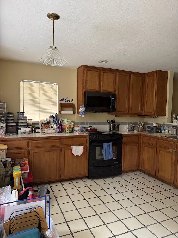Single Family Residence For Sale in Tarrant County , 921 Sportsman Park Road, Azle, Texas 76020, 4 Bedroom, 3 Bathroom, Garage spaces, 2,322 Sqft, built in 1975, mls#21311819, Real Estate Agent in Azle, Homes For Sale in Tarrant county, Homes For Sale in Azle, Realtor in Azle Texas, Real Estate Brokerage Independent Realty Texas, Luminita Cordes Realtor
