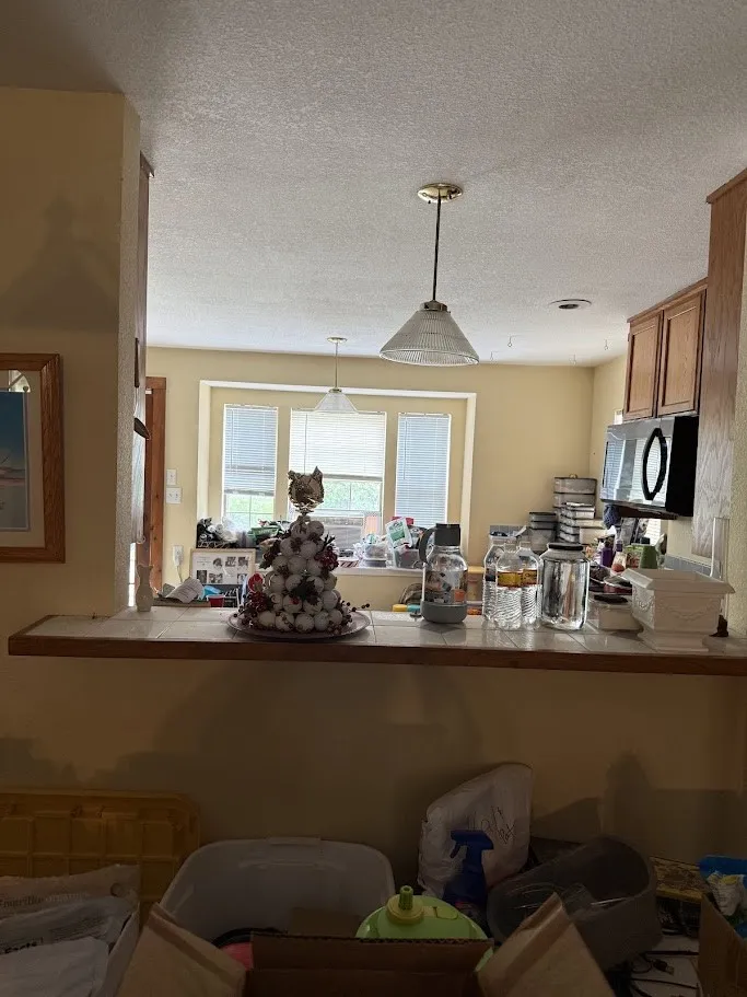 Single Family Residence For Sale in Tarrant County , 921 Sportsman Park Road, Azle, Texas 76020, 4 Bedroom, 3 Bathroom, Garage spaces, 2,322 Sqft, built in 1975, mls#21311819, Real Estate Agent in Azle, Homes For Sale in Tarrant county, Homes For Sale in Azle, Realtor in Azle Texas, Real Estate Brokerage Independent Realty Texas, Luminita Cordes Realtor