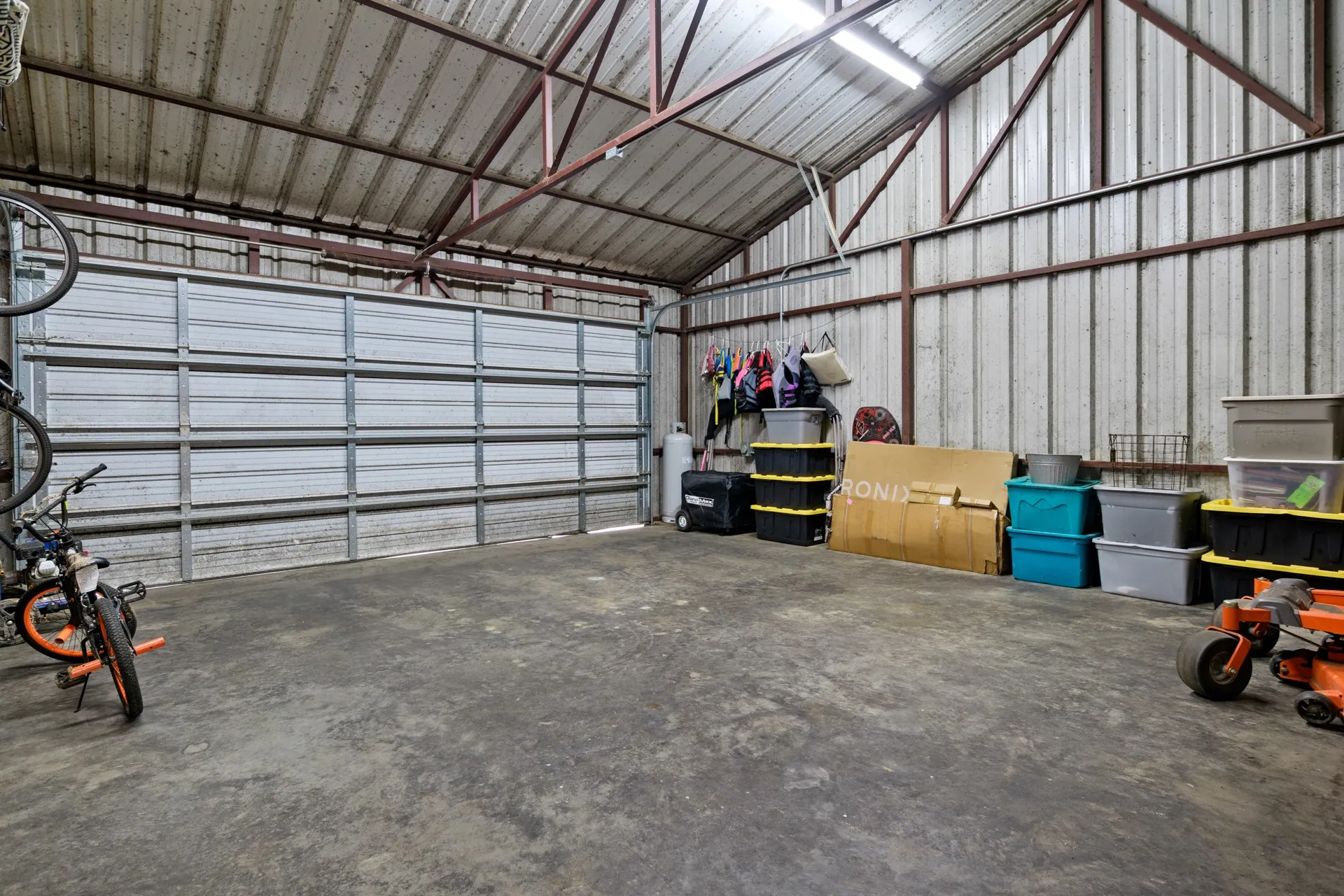 Single Family Residence For Sale in Franklin (TX) County , 726 King Cecil Court, Scroggins, Texas 75480, 4 Bedroom, 2 Bathroom, 2 Garage spaces, 1,728 Sqft, built in 2010, mls#21310400, Real Estate Agent in Scroggins, Homes For Sale in Franklin (TX) county, Homes For Sale in Scroggins, Realtor in Scroggins Texas, Real Estate Brokerage Independent Realty Texas, Luminita Cordes Realtor