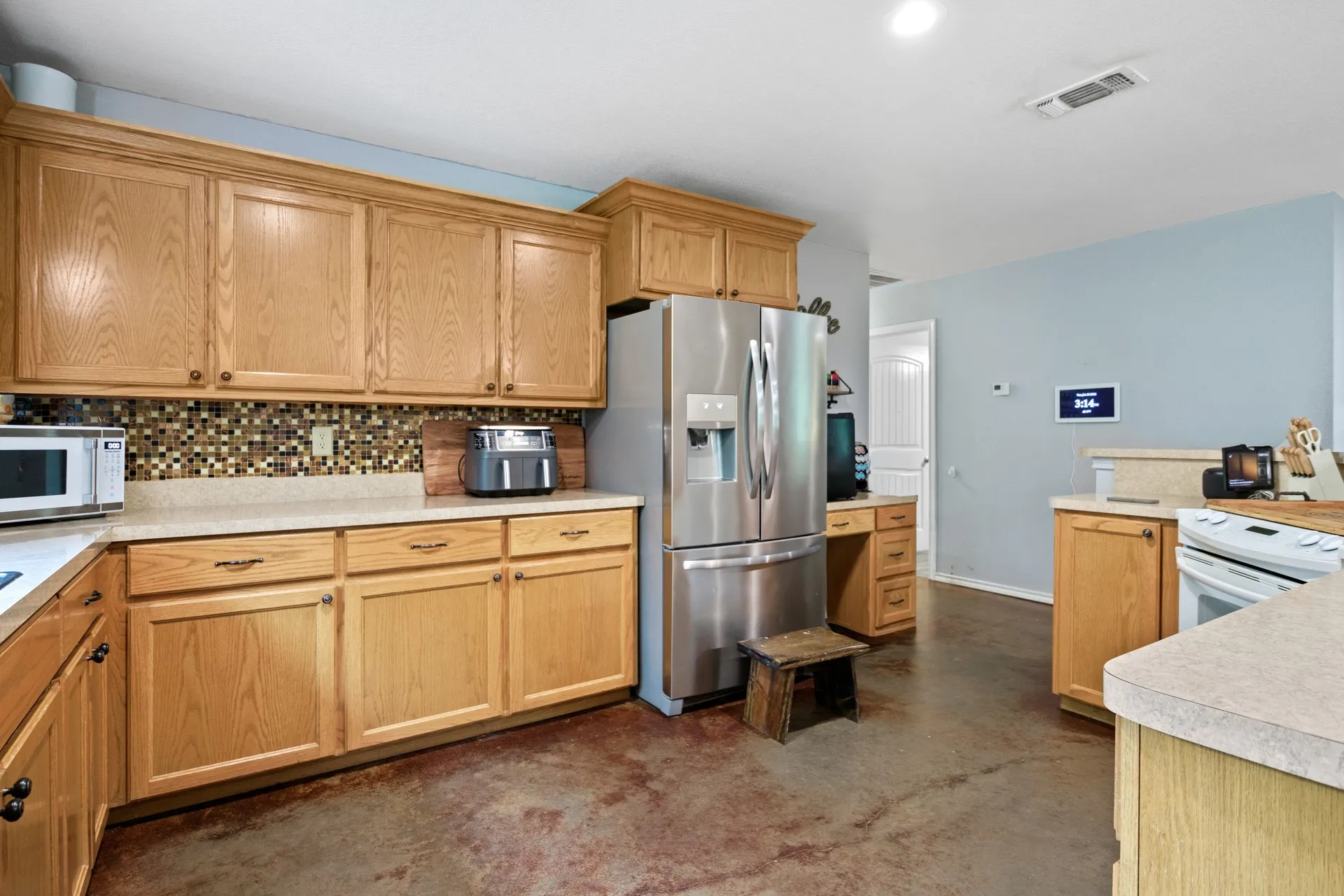 Single Family Residence For Sale in Franklin (TX) County , 726 King Cecil Court, Scroggins, Texas 75480, 4 Bedroom, 2 Bathroom, 2 Garage spaces, 1,728 Sqft, built in 2010, mls#21310400, Real Estate Agent in Scroggins, Homes For Sale in Franklin (TX) county, Homes For Sale in Scroggins, Realtor in Scroggins Texas, Real Estate Brokerage Independent Realty Texas, Luminita Cordes Realtor