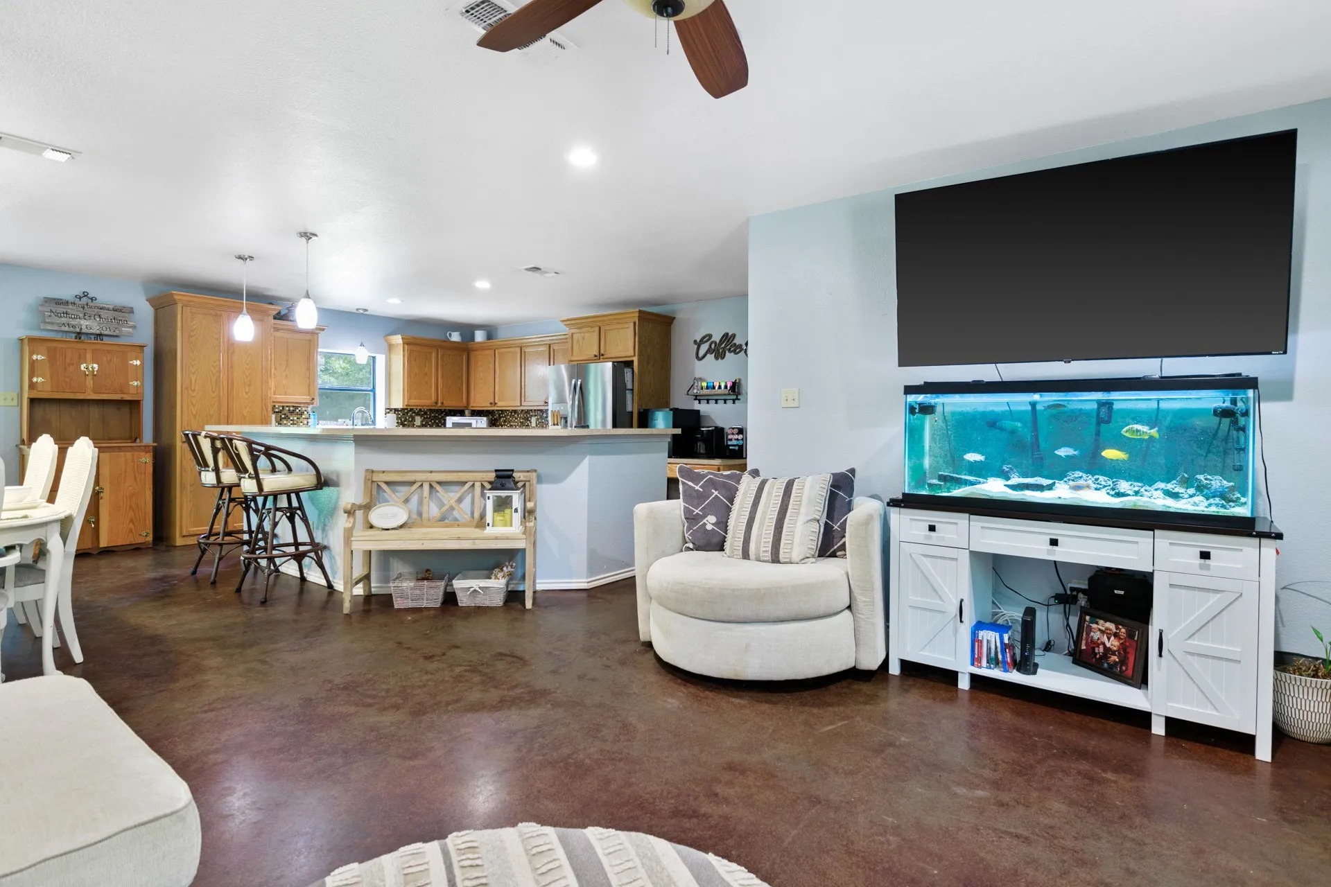 Single Family Residence For Sale in Franklin (TX) County , 726 King Cecil Court, Scroggins, Texas 75480, 4 Bedroom, 2 Bathroom, 2 Garage spaces, 1,728 Sqft, built in 2010, mls#21310400, Real Estate Agent in Scroggins, Homes For Sale in Franklin (TX) county, Homes For Sale in Scroggins, Realtor in Scroggins Texas, Real Estate Brokerage Independent Realty Texas, Luminita Cordes Realtor
