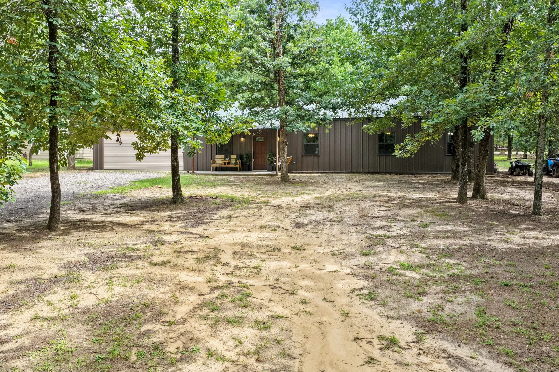 Single Family Residence For Sale in Franklin (TX) County , 726 King Cecil Court, Scroggins, Texas 75480, 4 Bedroom, 2 Bathroom, 2 Garage spaces, 1,728 Sqft, built in 2010, mls#21310400, Real Estate Agent in Scroggins, Homes For Sale in Franklin (TX) county, Homes For Sale in Scroggins, Realtor in Scroggins Texas, Real Estate Brokerage Independent Realty Texas, Luminita Cordes Realtor