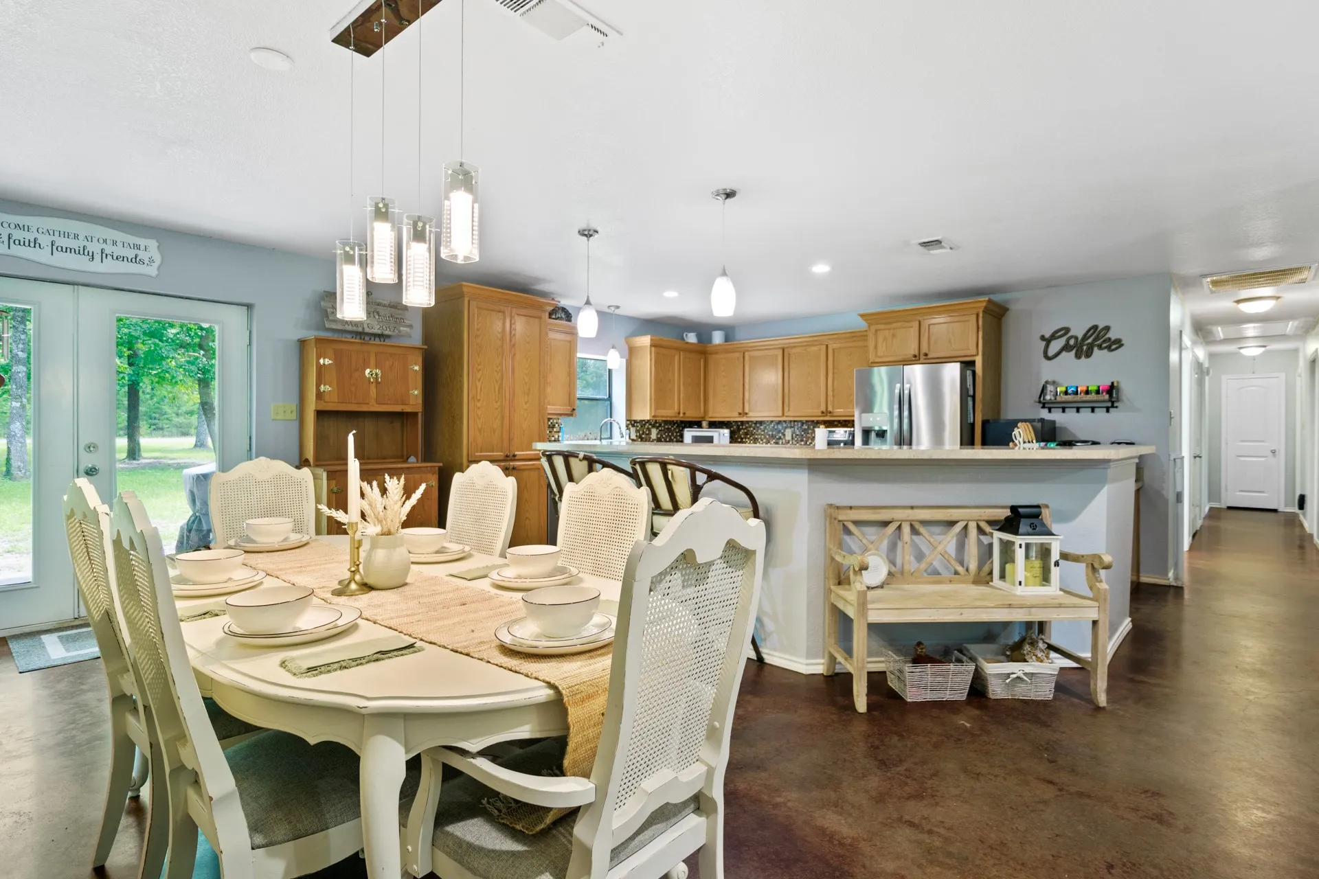 Single Family Residence For Sale in Franklin (TX) County , 726 King Cecil Court, Scroggins, Texas 75480, 4 Bedroom, 2 Bathroom, 2 Garage spaces, 1,728 Sqft, built in 2010, mls#21310400, Real Estate Agent in Scroggins, Homes For Sale in Franklin (TX) county, Homes For Sale in Scroggins, Realtor in Scroggins Texas, Real Estate Brokerage Independent Realty Texas, Luminita Cordes Realtor