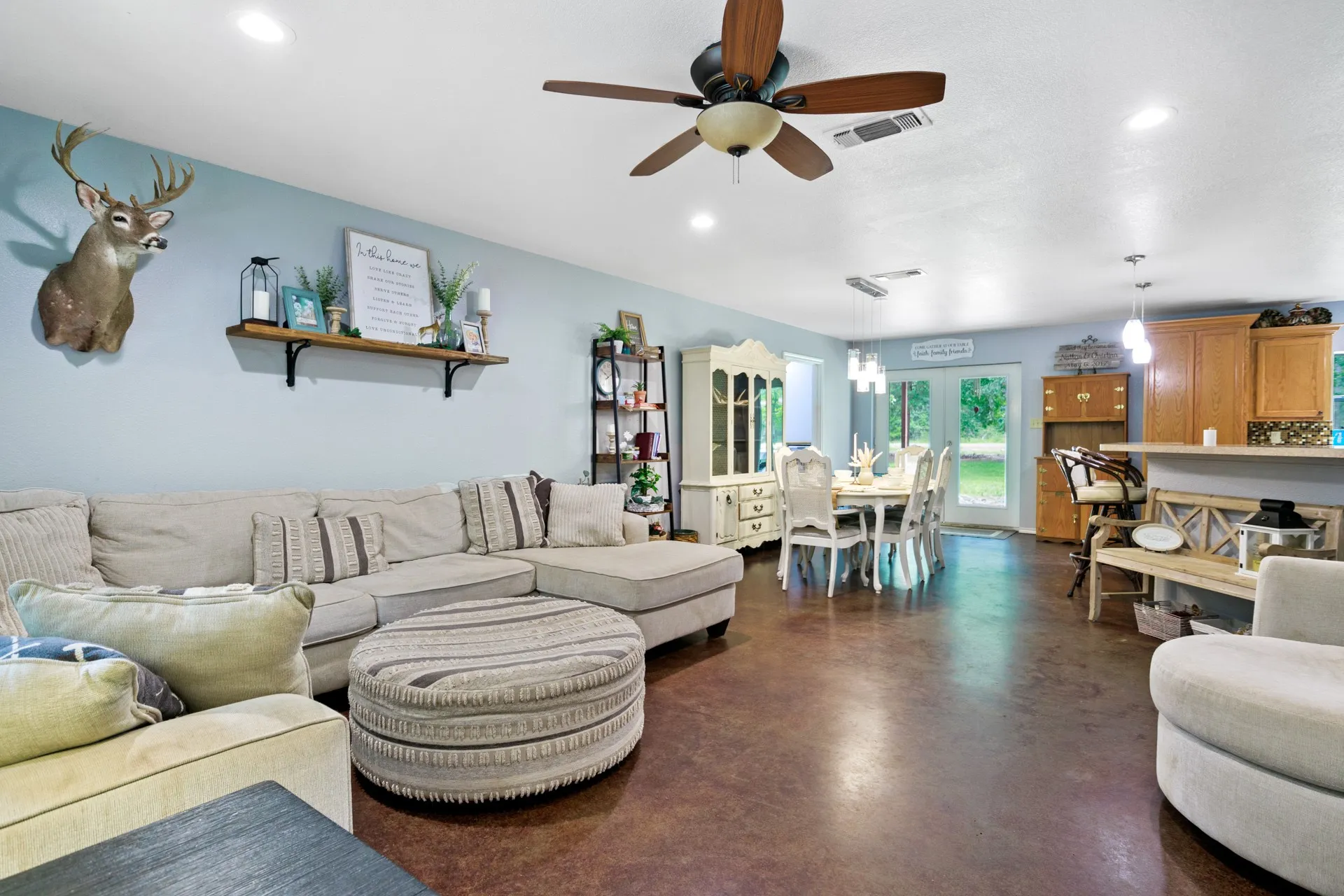 Single Family Residence For Sale in Franklin (TX) County , 726 King Cecil Court, Scroggins, Texas 75480, 4 Bedroom, 2 Bathroom, 2 Garage spaces, 1,728 Sqft, built in 2010, mls#21310400, Real Estate Agent in Scroggins, Homes For Sale in Franklin (TX) county, Homes For Sale in Scroggins, Realtor in Scroggins Texas, Real Estate Brokerage Independent Realty Texas, Luminita Cordes Realtor
