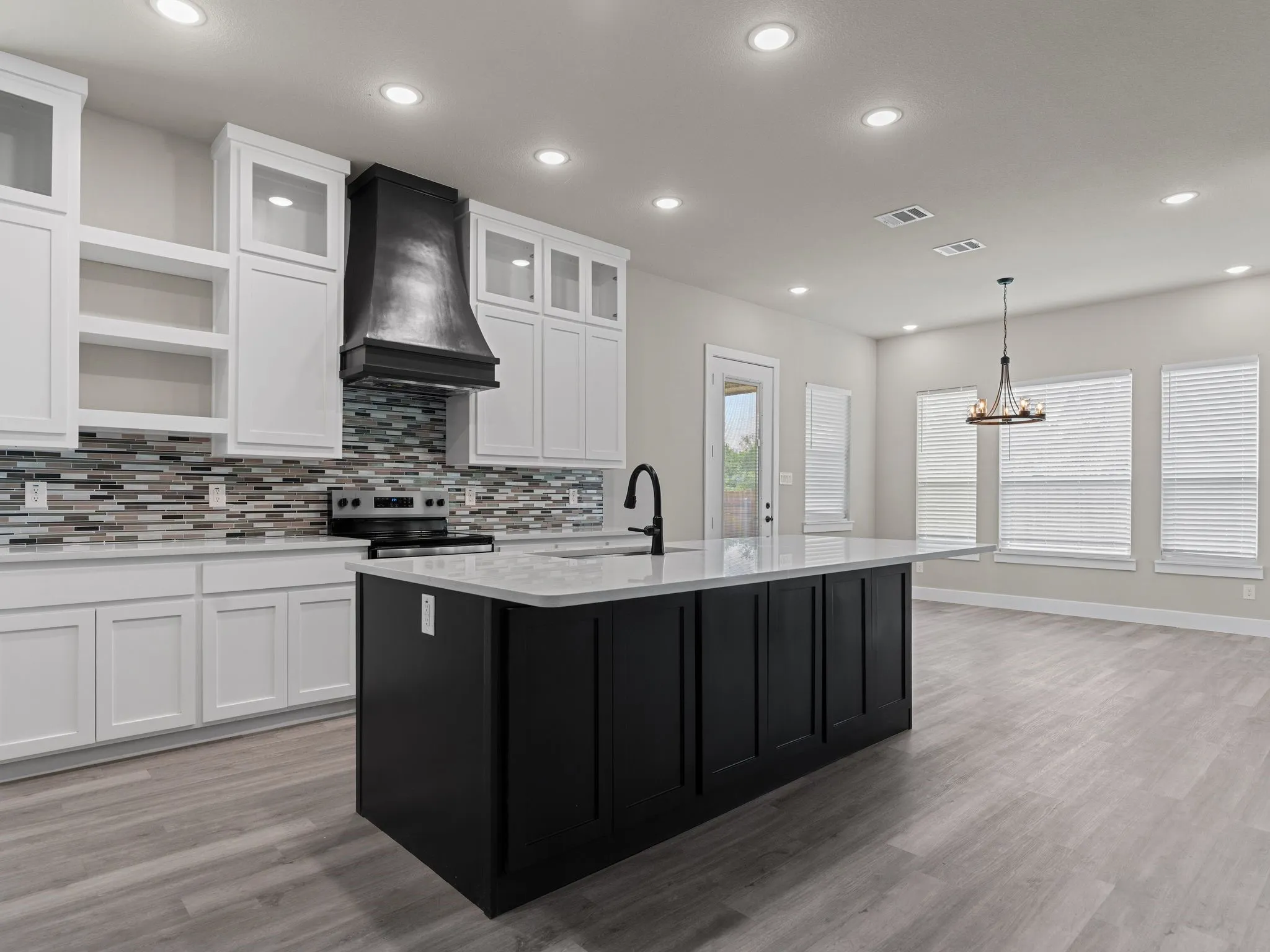 Single Family Residence For Sale in Grayson County , 4318 Peachtree Lane, Denison, Texas 75020, 4 Bedroom, 4 Bathroom, 3 Garage spaces, 3,985 Sqft, built in 2025, mls#21311760, Real Estate Agent in Denison, Homes For Sale in Grayson county, Homes For Sale in Denison, Realtor in Denison Texas, Real Estate Brokerage Independent Realty Texas, Luminita Cordes Realtor
