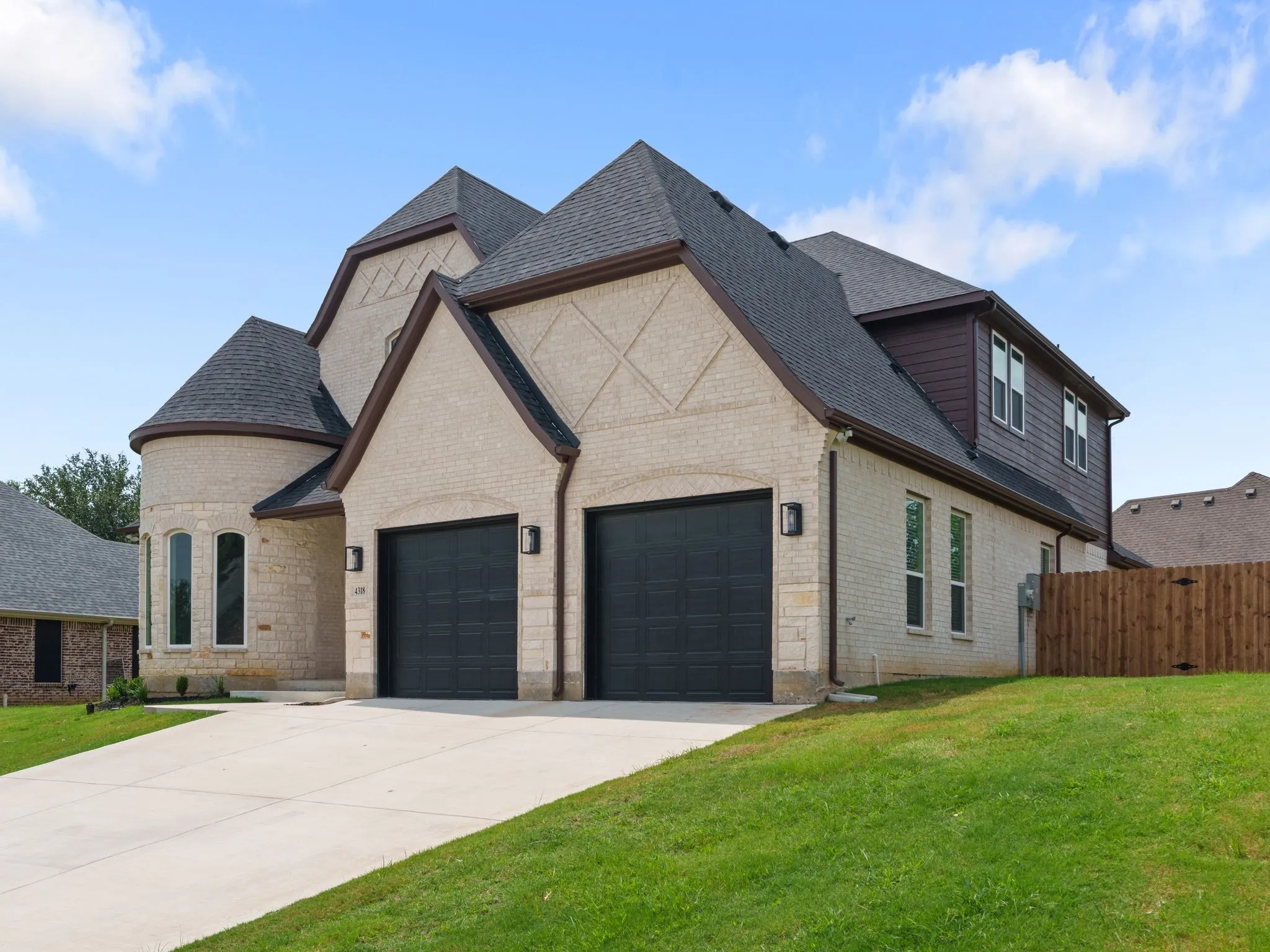 Single Family Residence For Sale in Grayson County , 4318 Peachtree Lane, Denison, Texas 75020, 4 Bedroom, 4 Bathroom, 3 Garage spaces, 3,985 Sqft, built in 2025, mls#21311760, Real Estate Agent in Denison, Homes For Sale in Grayson county, Homes For Sale in Denison, Realtor in Denison Texas, Real Estate Brokerage Independent Realty Texas, Luminita Cordes Realtor