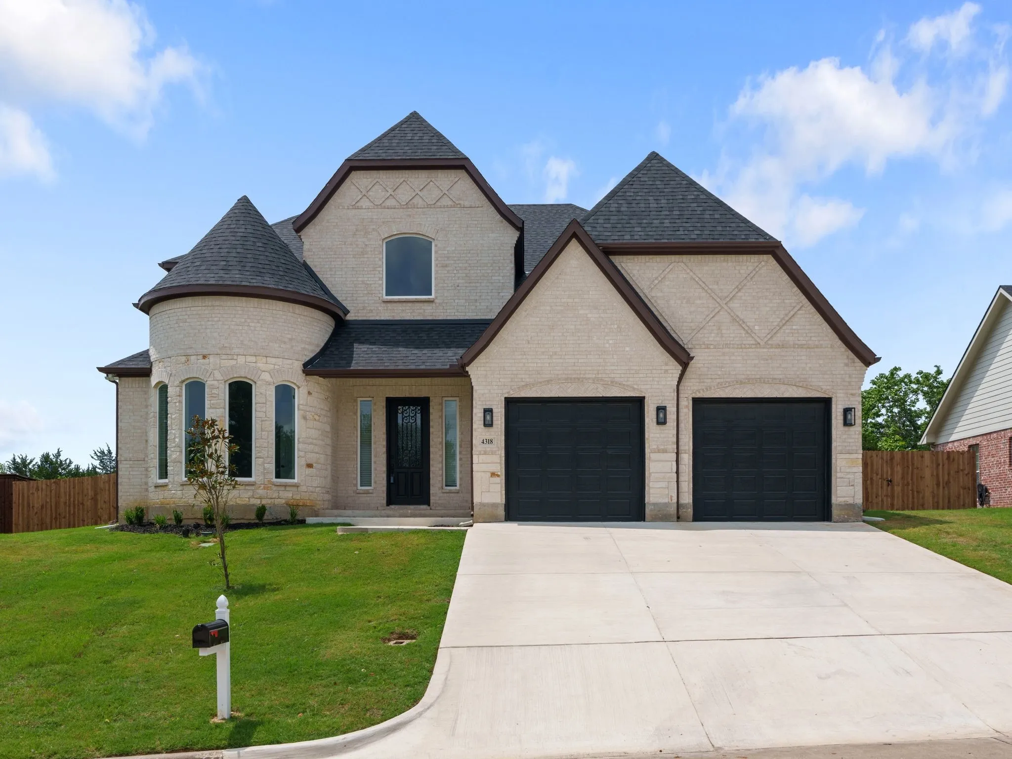 Single Family Residence For Sale in Grayson County , 4318 Peachtree Lane, Denison, Texas 75020, 4 Bedroom, 4 Bathroom, 3 Garage spaces, 3,985 Sqft, built in 2025, mls#21311760, Real Estate Agent in Denison, Homes For Sale in Grayson county, Homes For Sale in Denison, Realtor in Denison Texas, Real Estate Brokerage Independent Realty Texas, Luminita Cordes Realtor