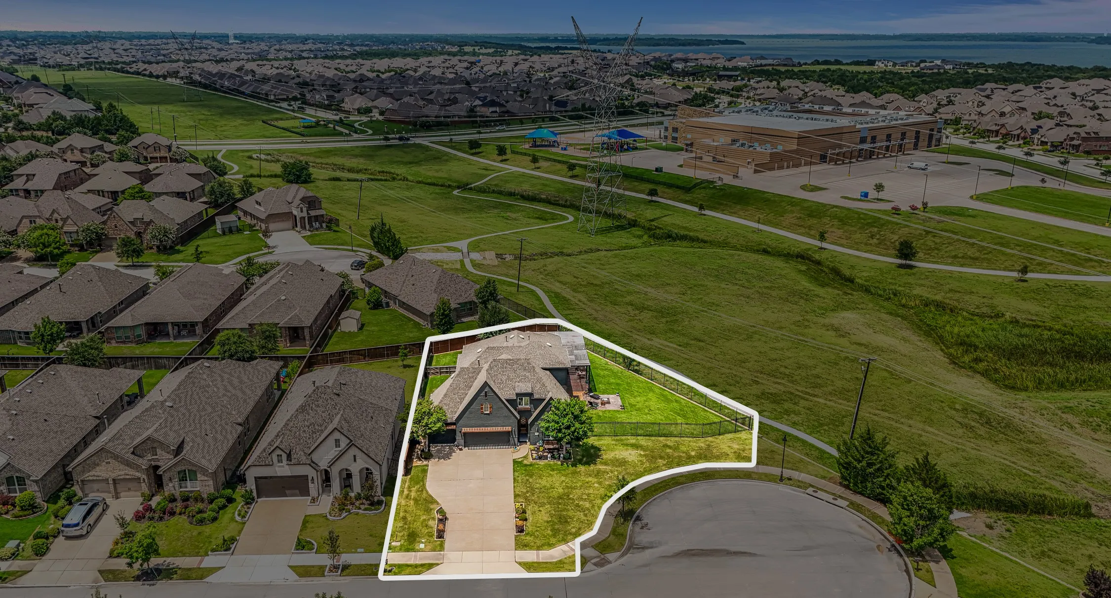Single Family Residence For Sale in Collin County , 1831 Morning Mist Way, Wylie, Texas 75098, 5 Bedroom, 4 Bathroom, 3 Garage spaces, 3,034 Sqft, built in 2015, mls#21308219, Real Estate Agent in Wylie, Homes For Sale in Collin county, Homes For Sale in Wylie, Realtor in Wylie Texas, Real Estate Brokerage Independent Realty Texas, Luminita Cordes Realtor