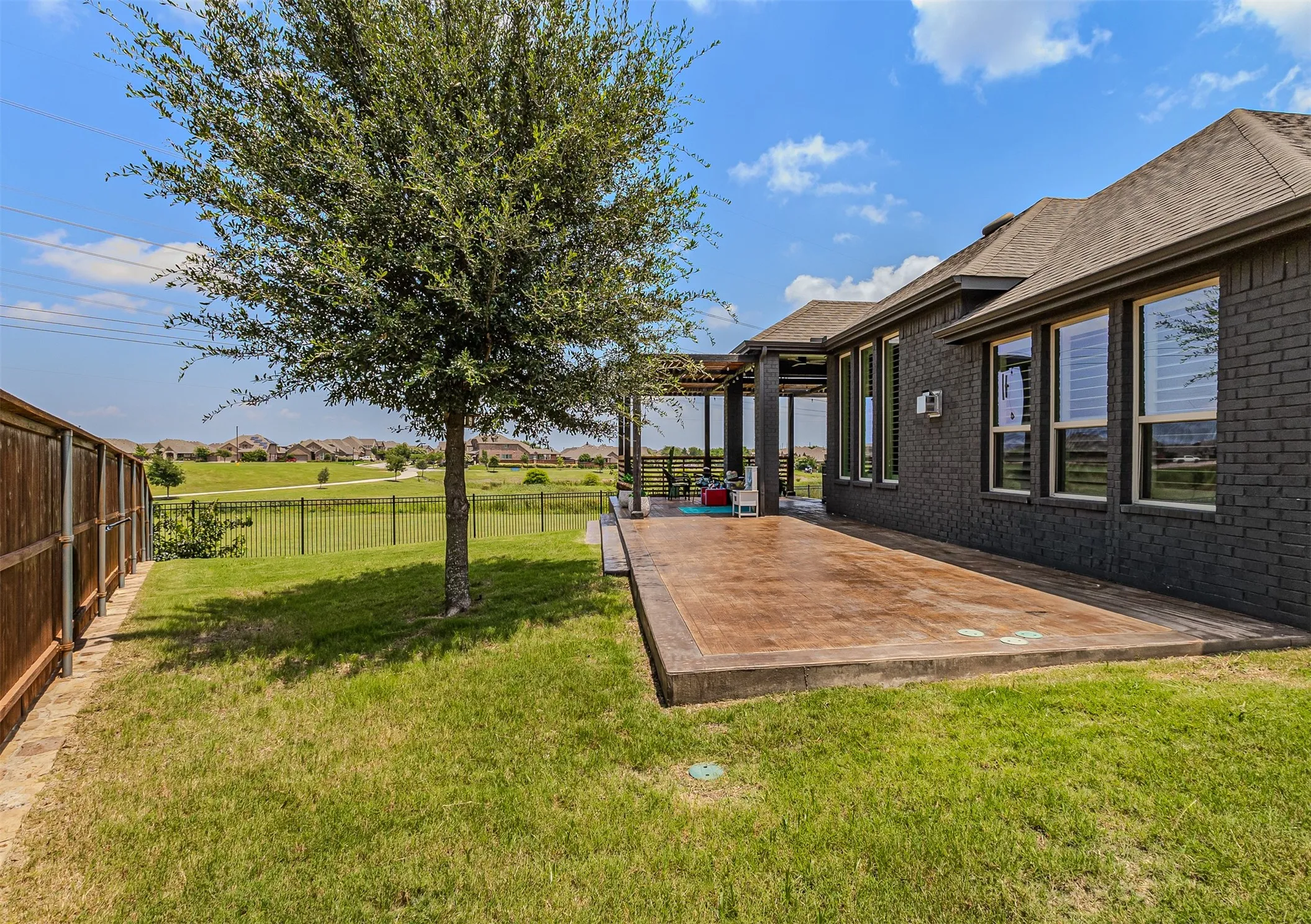 Single Family Residence For Sale in Collin County , 1831 Morning Mist Way, Wylie, Texas 75098, 5 Bedroom, 4 Bathroom, 3 Garage spaces, 3,034 Sqft, built in 2015, mls#21308219, Real Estate Agent in Wylie, Homes For Sale in Collin county, Homes For Sale in Wylie, Realtor in Wylie Texas, Real Estate Brokerage Independent Realty Texas, Luminita Cordes Realtor