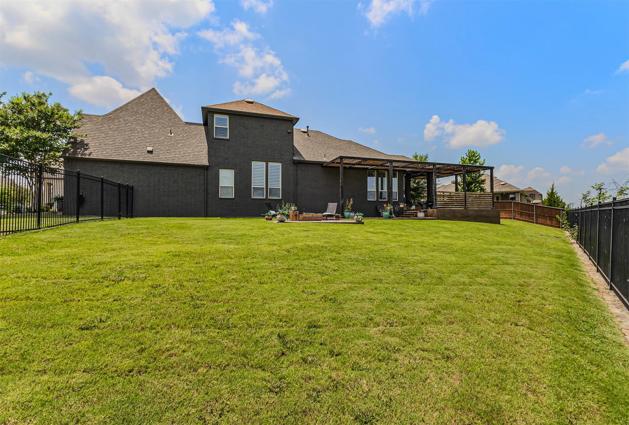Single Family Residence For Sale in Collin County , 1831 Morning Mist Way, Wylie, Texas 75098, 5 Bedroom, 4 Bathroom, 3 Garage spaces, 3,034 Sqft, built in 2015, mls#21308219, Real Estate Agent in Wylie, Homes For Sale in Collin county, Homes For Sale in Wylie, Realtor in Wylie Texas, Real Estate Brokerage Independent Realty Texas, Luminita Cordes Realtor