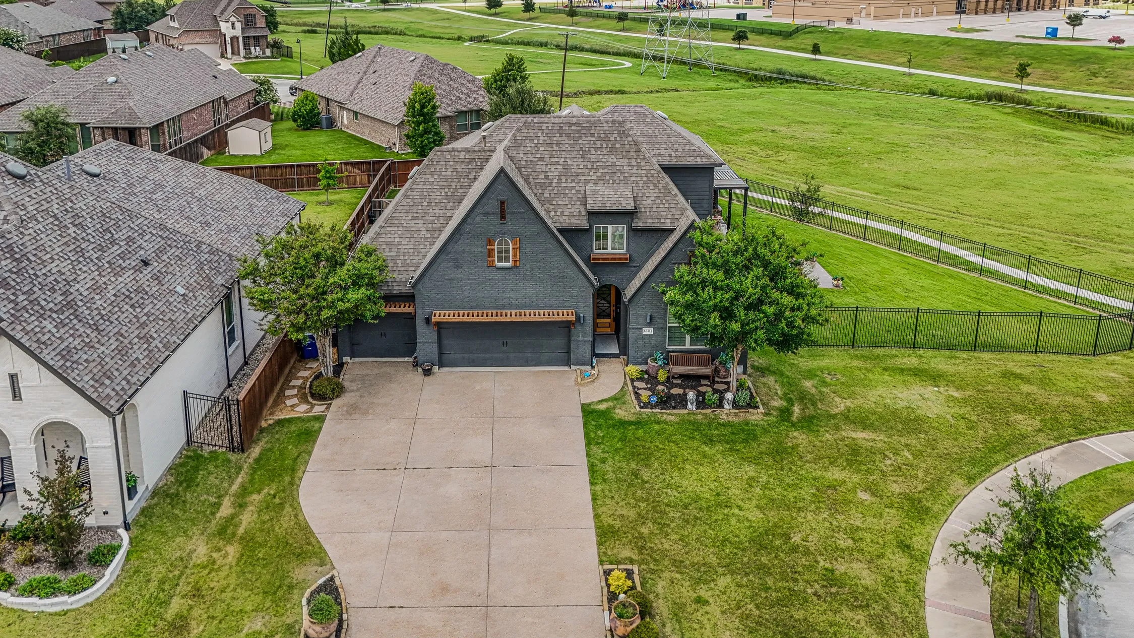 Wonderful cul de sac lot with on the greenbelt