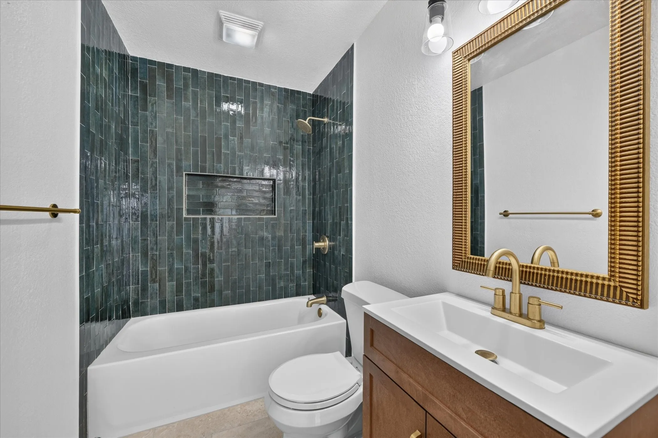 Single Family Residence For Sale in Tarrant County , 2344 Beaumont Street, Fort Worth, Texas 76106, 3 Bedroom, 1 Bathroom, Garage spaces, 874 Sqft, built in 1957, mls#21311491, Real Estate Agent in Fort Worth, Homes For Sale in Tarrant county, Homes For Sale in Fort Worth, Realtor in Fort Worth Texas, Real Estate Brokerage Independent Realty Texas, Luminita Cordes Realtor