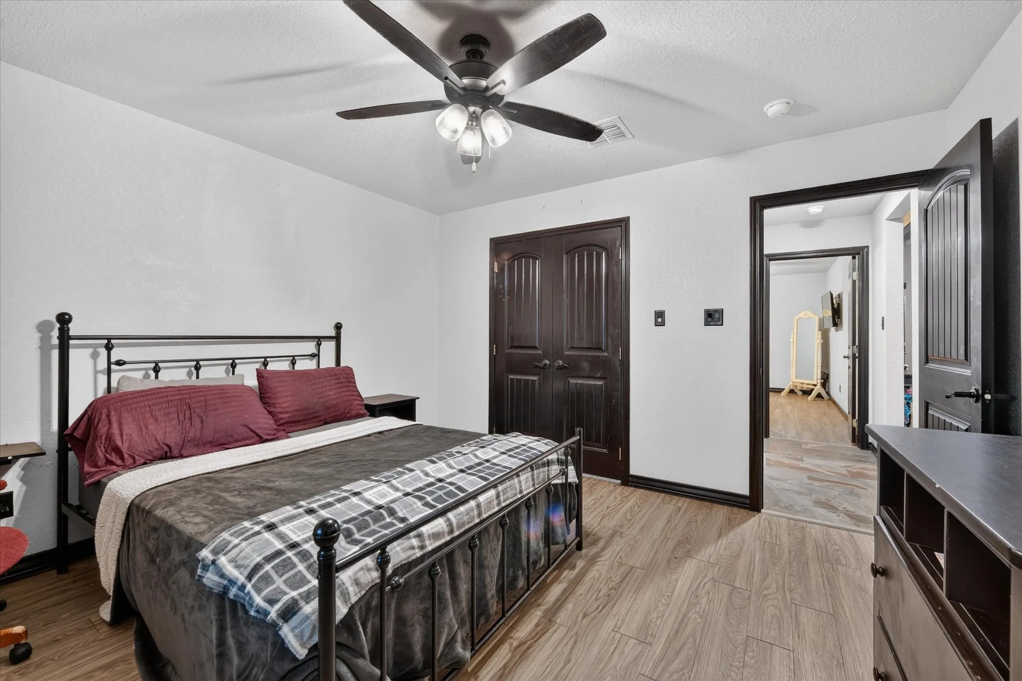 Single Family Residence For Sale in Wise County , 1017 County Road 3555, Paradise, Texas 76073, 4 Bedroom, 3 Bathroom, Garage spaces, 2,753 Sqft, built in 2006, mls#21311172, Real Estate Agent in Paradise, Homes For Sale in Wise county, Homes For Sale in Paradise, Realtor in Paradise Texas, Real Estate Brokerage Independent Realty Texas, Luminita Cordes Realtor