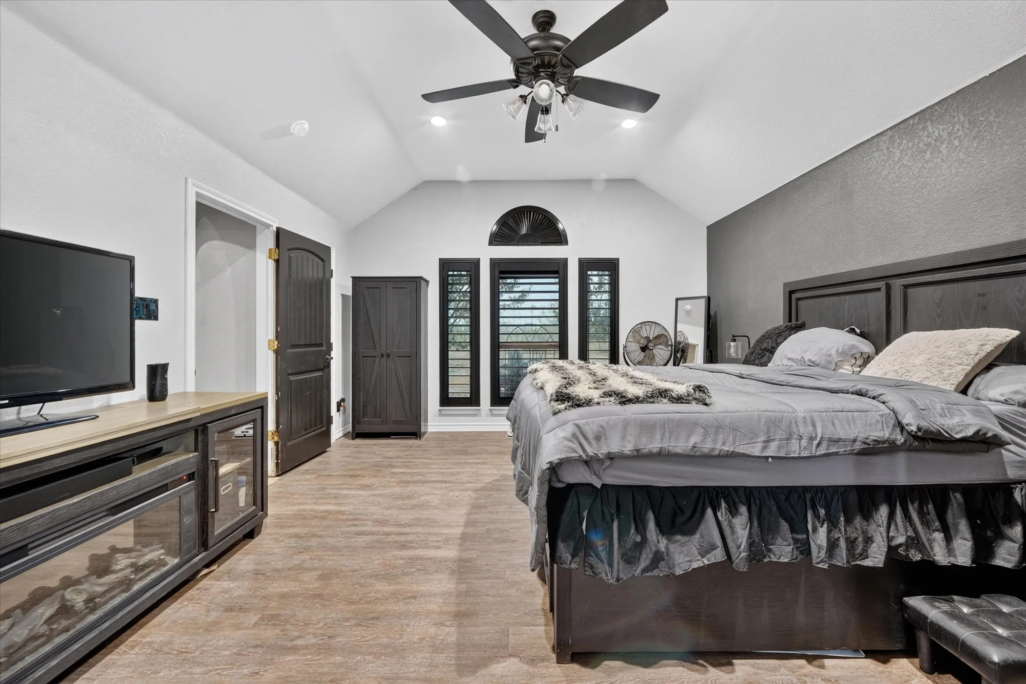 Single Family Residence For Sale in Wise County , 1017 County Road 3555, Paradise, Texas 76073, 4 Bedroom, 3 Bathroom, Garage spaces, 2,753 Sqft, built in 2006, mls#21311172, Real Estate Agent in Paradise, Homes For Sale in Wise county, Homes For Sale in Paradise, Realtor in Paradise Texas, Real Estate Brokerage Independent Realty Texas, Luminita Cordes Realtor