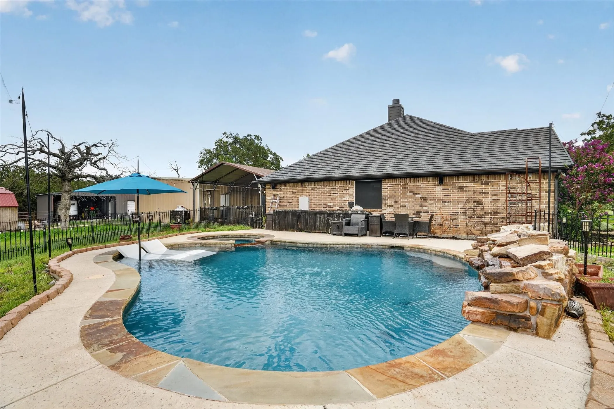 Single Family Residence For Sale in Wise County , 1017 County Road 3555, Paradise, Texas 76073, 4 Bedroom, 3 Bathroom, Garage spaces, 2,753 Sqft, built in 2006, mls#21311172, Real Estate Agent in Paradise, Homes For Sale in Wise county, Homes For Sale in Paradise, Realtor in Paradise Texas, Real Estate Brokerage Independent Realty Texas, Luminita Cordes Realtor