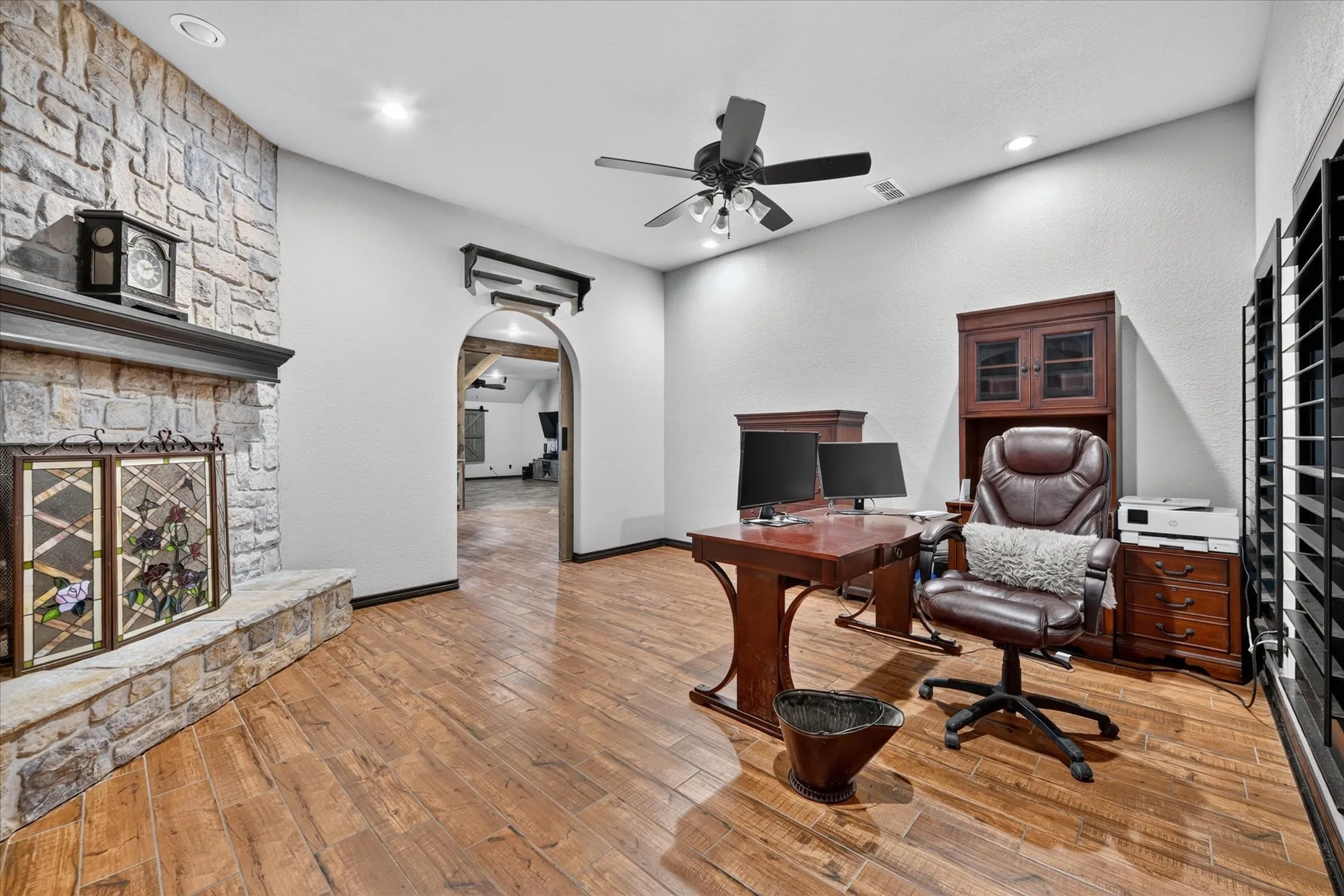 Single Family Residence For Sale in Wise County , 1017 County Road 3555, Paradise, Texas 76073, 4 Bedroom, 3 Bathroom, Garage spaces, 2,753 Sqft, built in 2006, mls#21311172, Real Estate Agent in Paradise, Homes For Sale in Wise county, Homes For Sale in Paradise, Realtor in Paradise Texas, Real Estate Brokerage Independent Realty Texas, Luminita Cordes Realtor