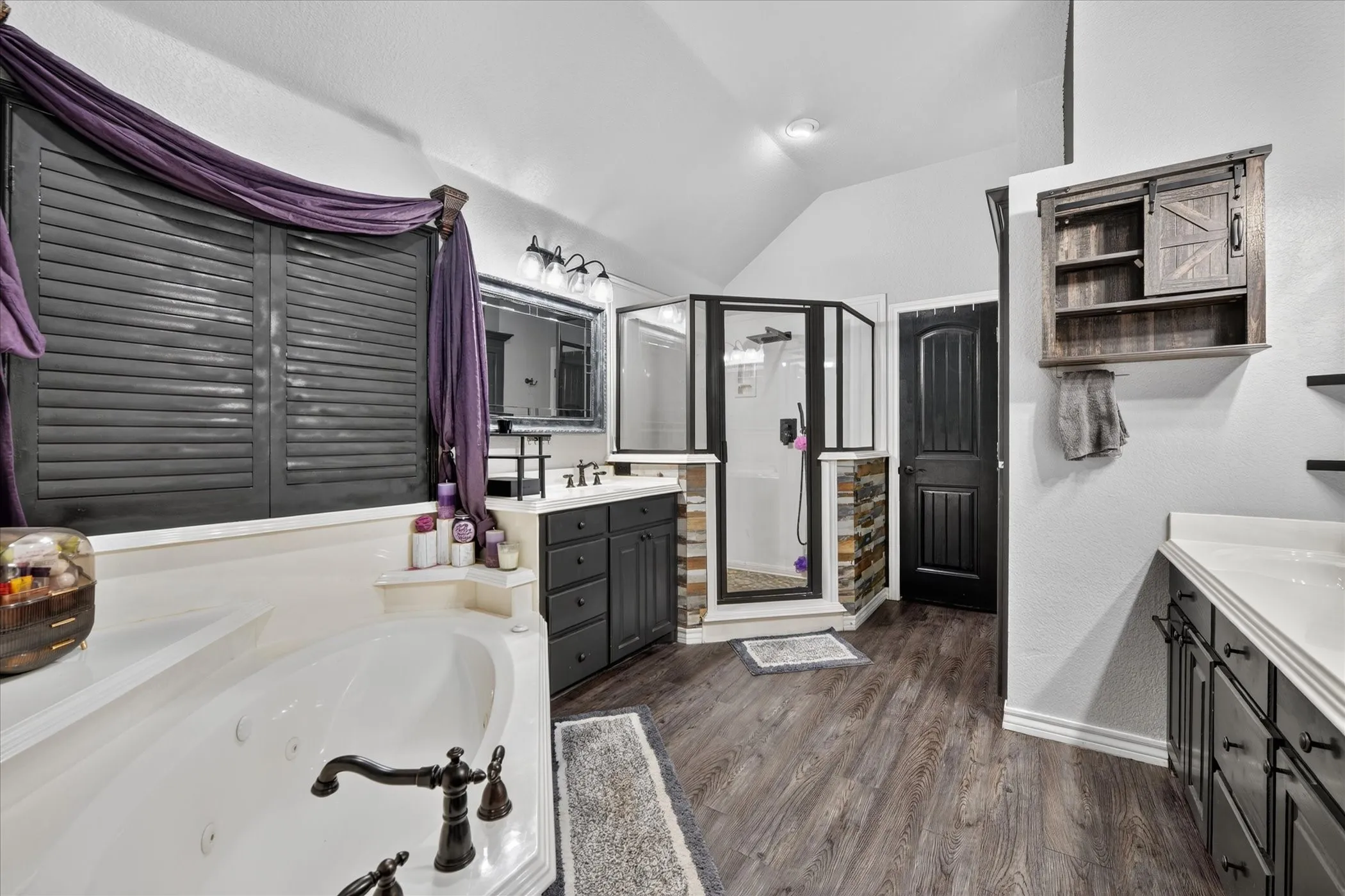 Single Family Residence For Sale in Wise County , 1017 County Road 3555, Paradise, Texas 76073, 4 Bedroom, 3 Bathroom, Garage spaces, 2,753 Sqft, built in 2006, mls#21311172, Real Estate Agent in Paradise, Homes For Sale in Wise county, Homes For Sale in Paradise, Realtor in Paradise Texas, Real Estate Brokerage Independent Realty Texas, Luminita Cordes Realtor
