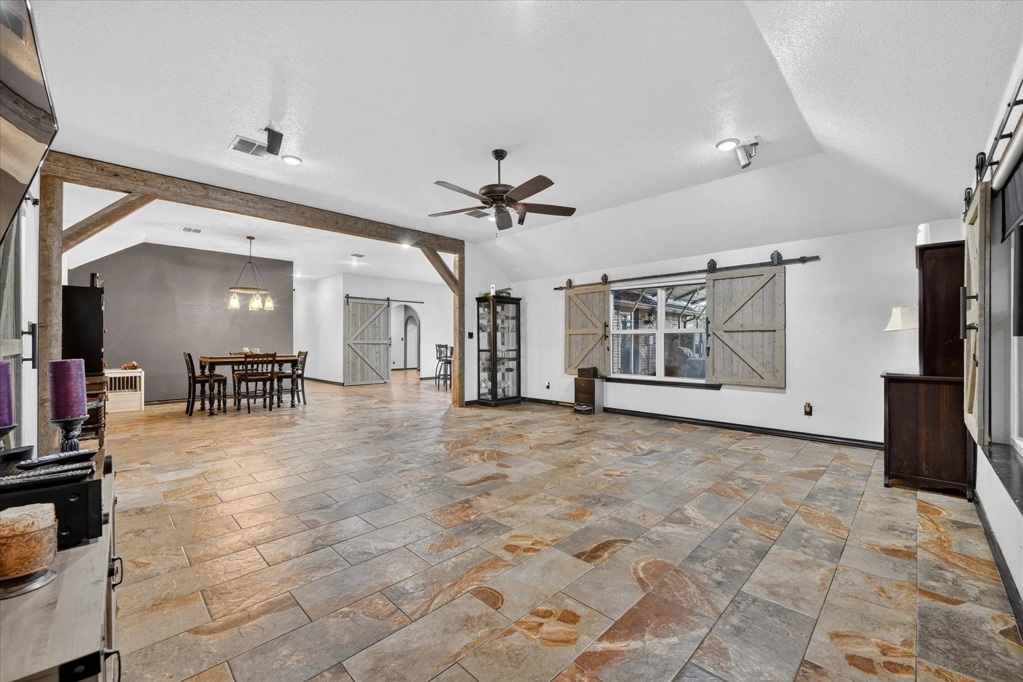 Single Family Residence For Sale in Wise County , 1017 County Road 3555, Paradise, Texas 76073, 4 Bedroom, 3 Bathroom, Garage spaces, 2,753 Sqft, built in 2006, mls#21311172, Real Estate Agent in Paradise, Homes For Sale in Wise county, Homes For Sale in Paradise, Realtor in Paradise Texas, Real Estate Brokerage Independent Realty Texas, Luminita Cordes Realtor