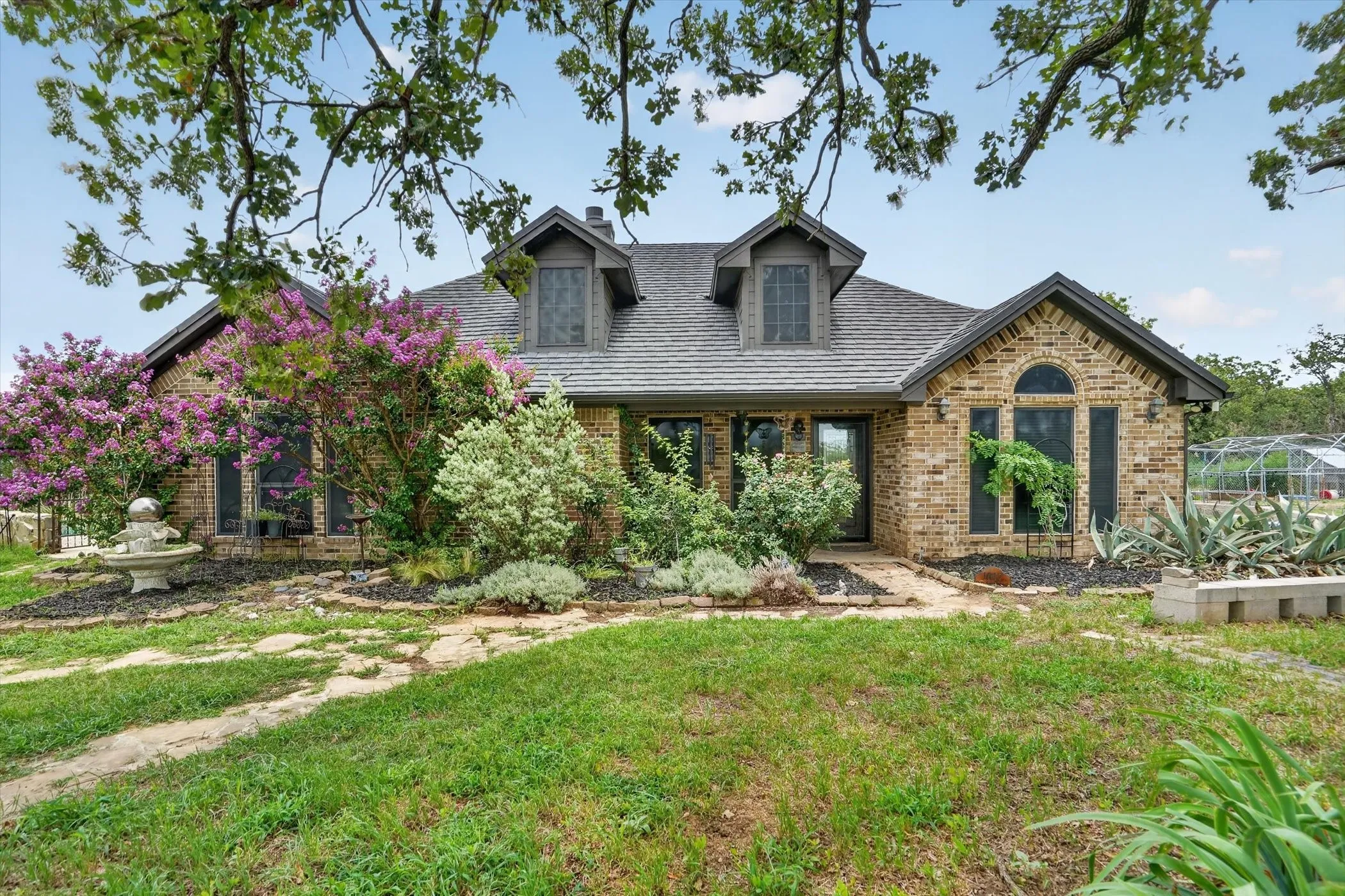 Single Family Residence For Sale in Wise County , 1017 County Road 3555, Paradise, Texas 76073, 4 Bedroom, 3 Bathroom, Garage spaces, 2,753 Sqft, built in 2006, mls#21311172, Real Estate Agent in Paradise, Homes For Sale in Wise county, Homes For Sale in Paradise, Realtor in Paradise Texas, Real Estate Brokerage Independent Realty Texas, Luminita Cordes Realtor