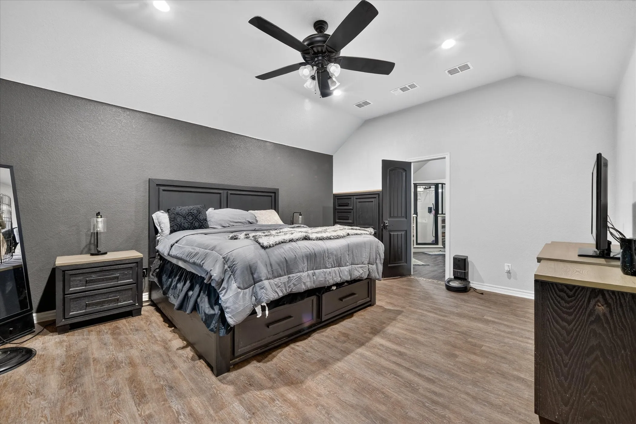 Single Family Residence For Sale in Wise County , 1017 County Road 3555, Paradise, Texas 76073, 4 Bedroom, 3 Bathroom, Garage spaces, 2,753 Sqft, built in 2006, mls#21311172, Real Estate Agent in Paradise, Homes For Sale in Wise county, Homes For Sale in Paradise, Realtor in Paradise Texas, Real Estate Brokerage Independent Realty Texas, Luminita Cordes Realtor