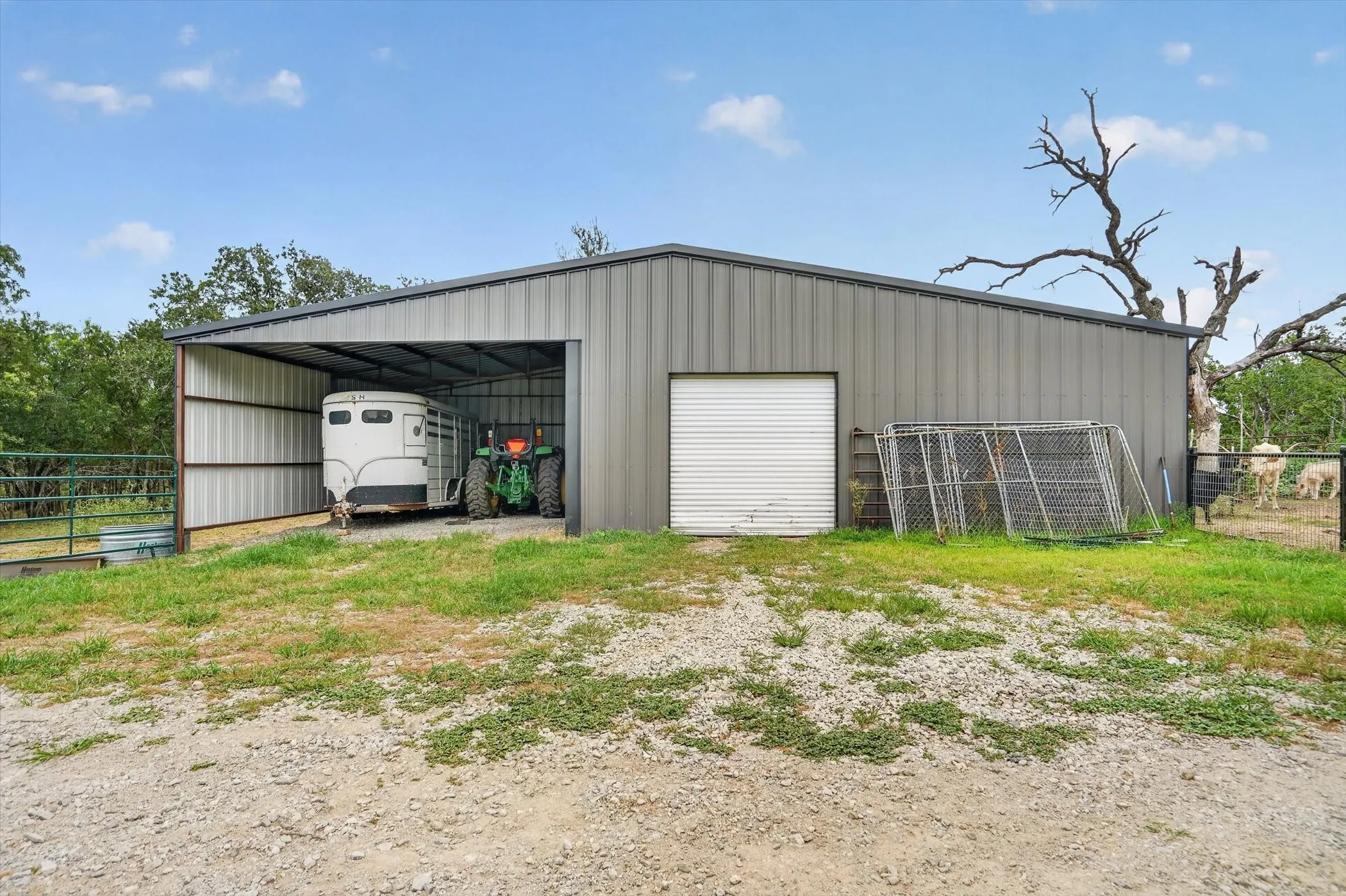 Single Family Residence For Sale in Wise County , 1017 County Road 3555, Paradise, Texas 76073, 4 Bedroom, 3 Bathroom, Garage spaces, 2,753 Sqft, built in 2006, mls#21311172, Real Estate Agent in Paradise, Homes For Sale in Wise county, Homes For Sale in Paradise, Realtor in Paradise Texas, Real Estate Brokerage Independent Realty Texas, Luminita Cordes Realtor