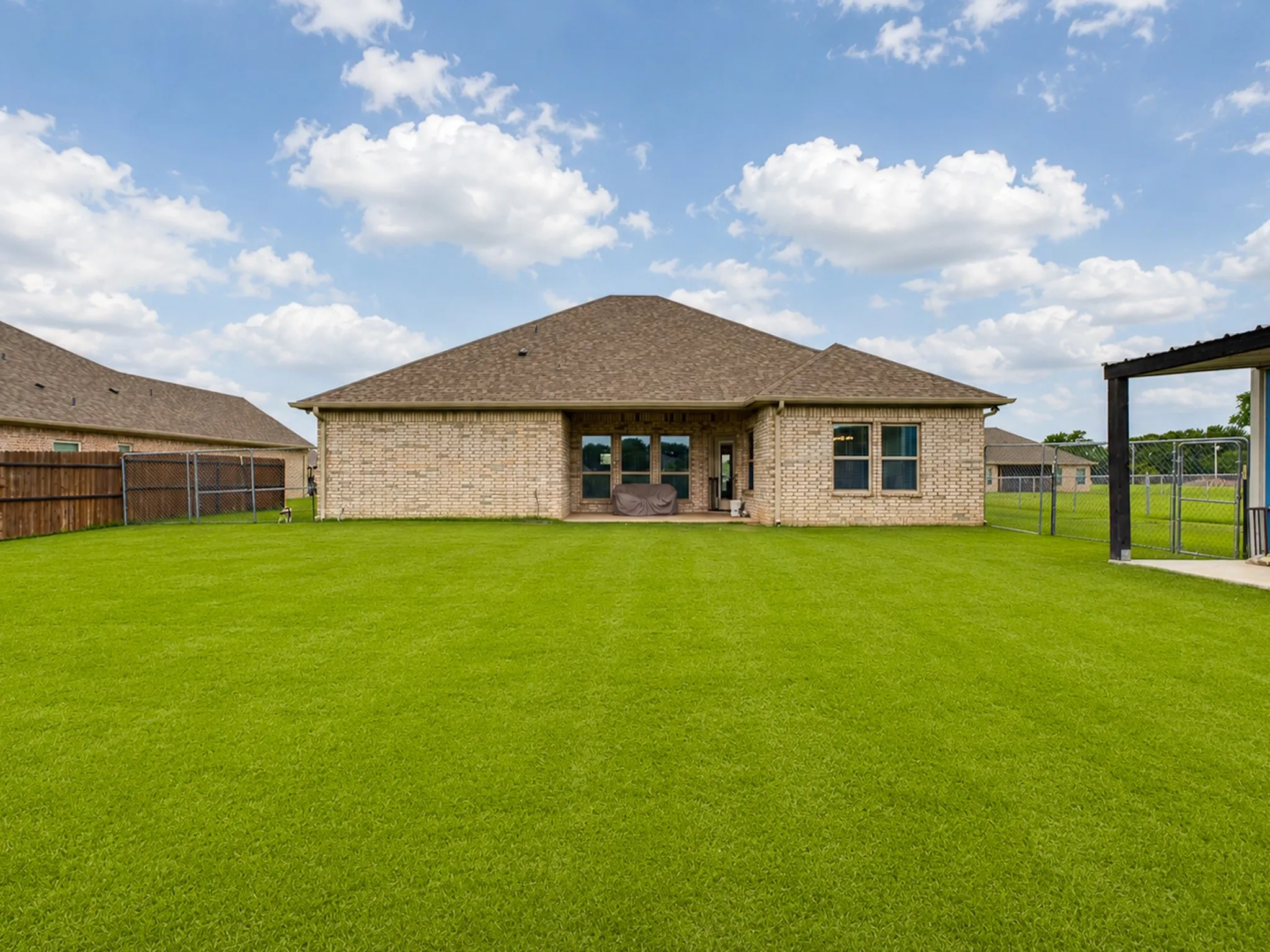 Single Family Residence For Sale in Cooke County , 505 N Neu Drive, Lindsay, Texas 76250, 4 Bedroom, 2 Bathroom, 2 Garage spaces, 1,958 Sqft, built in 2023, mls#21308343, Real Estate Agent in Lindsay, Homes For Sale in Cooke county, Homes For Sale in Lindsay, Realtor in Lindsay Texas, Real Estate Brokerage Independent Realty Texas, Luminita Cordes Realtor