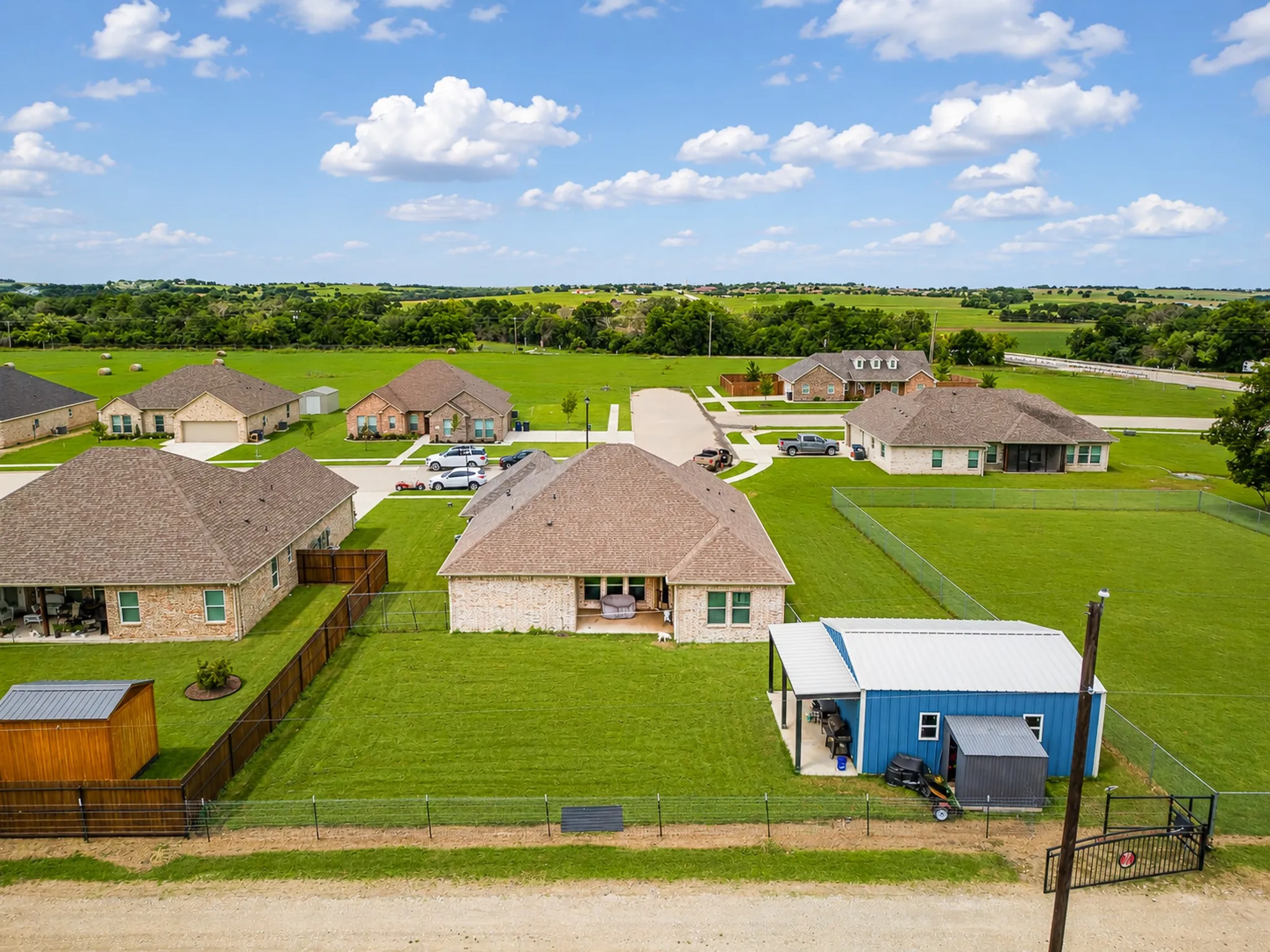 Single Family Residence For Sale in Cooke County , 505 N Neu Drive, Lindsay, Texas 76250, 4 Bedroom, 2 Bathroom, 2 Garage spaces, 1,958 Sqft, built in 2023, mls#21308343, Real Estate Agent in Lindsay, Homes For Sale in Cooke county, Homes For Sale in Lindsay, Realtor in Lindsay Texas, Real Estate Brokerage Independent Realty Texas, Luminita Cordes Realtor