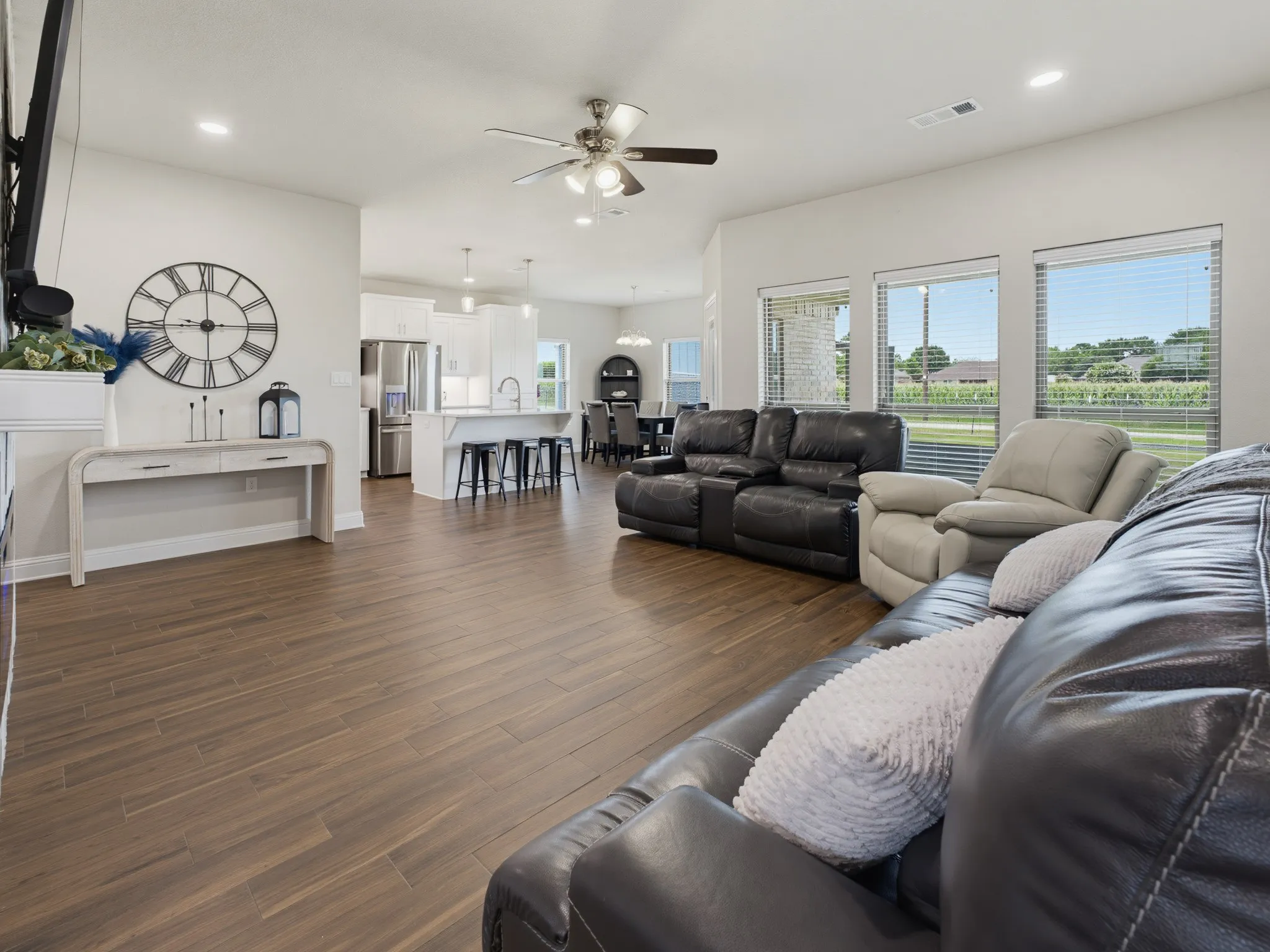 Single Family Residence For Sale in Cooke County , 505 N Neu Drive, Lindsay, Texas 76250, 4 Bedroom, 2 Bathroom, 2 Garage spaces, 1,958 Sqft, built in 2023, mls#21308343, Real Estate Agent in Lindsay, Homes For Sale in Cooke county, Homes For Sale in Lindsay, Realtor in Lindsay Texas, Real Estate Brokerage Independent Realty Texas, Luminita Cordes Realtor