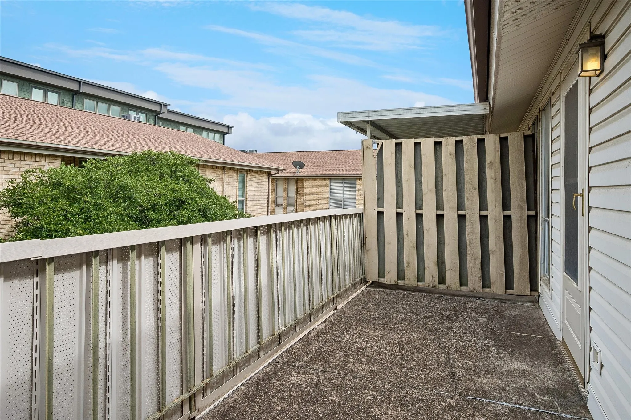 Condominium For Sale in Dallas County , 5084 Matilda Street 218, Dallas, Texas 75206, 2 Bedroom, 2 Bathroom, Garage spaces, 1,038 Sqft, built in 1969, mls#21310534, Real Estate Agent in Dallas, Homes For Sale in Dallas county, Homes For Sale in Dallas, Realtor in Dallas Texas, Real Estate Brokerage Independent Realty Texas, Luminita Cordes Realtor