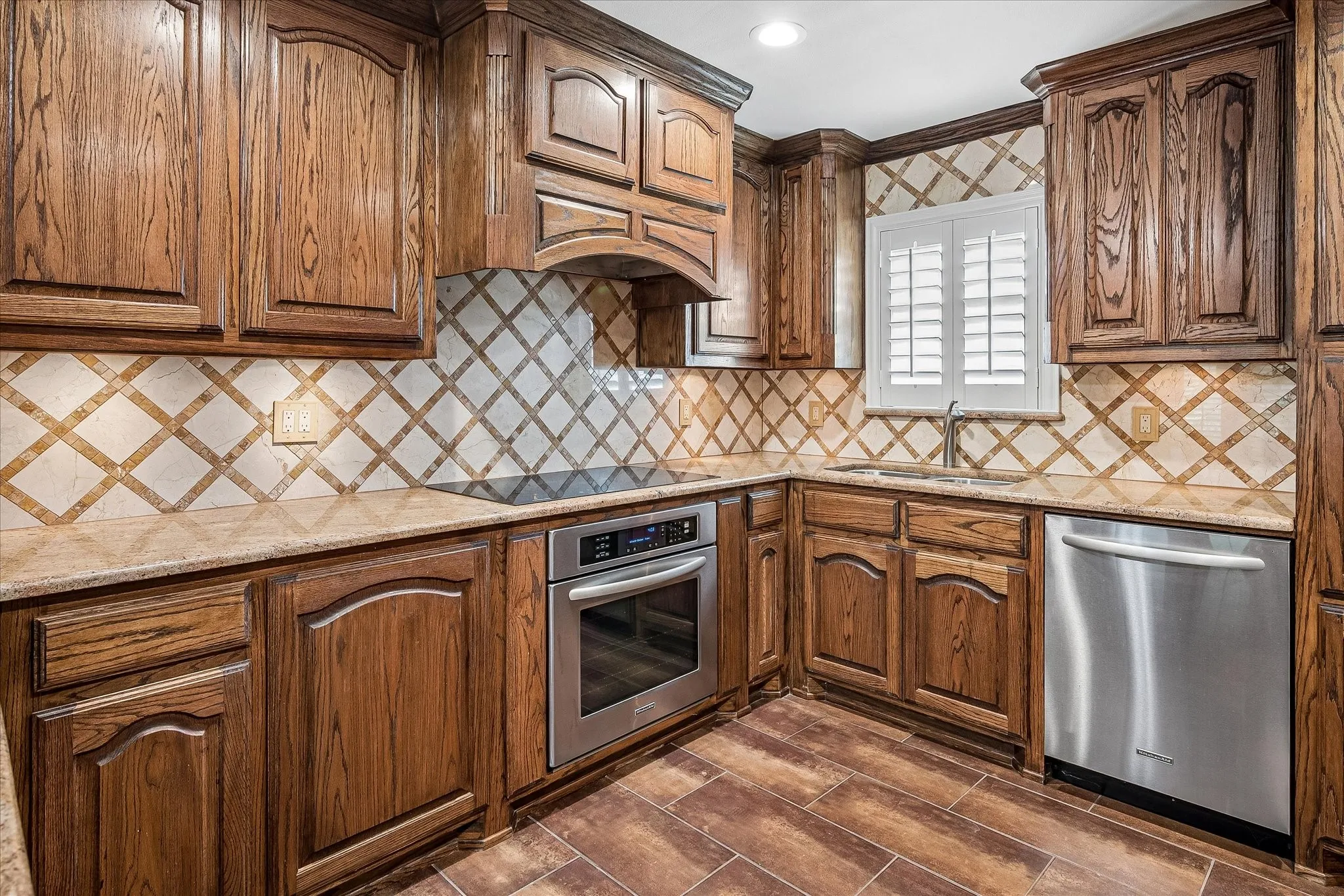 Condominium For Sale in Dallas County , 5084 Matilda Street 218, Dallas, Texas 75206, 2 Bedroom, 2 Bathroom, Garage spaces, 1,038 Sqft, built in 1969, mls#21310534, Real Estate Agent in Dallas, Homes For Sale in Dallas county, Homes For Sale in Dallas, Realtor in Dallas Texas, Real Estate Brokerage Independent Realty Texas, Luminita Cordes Realtor
